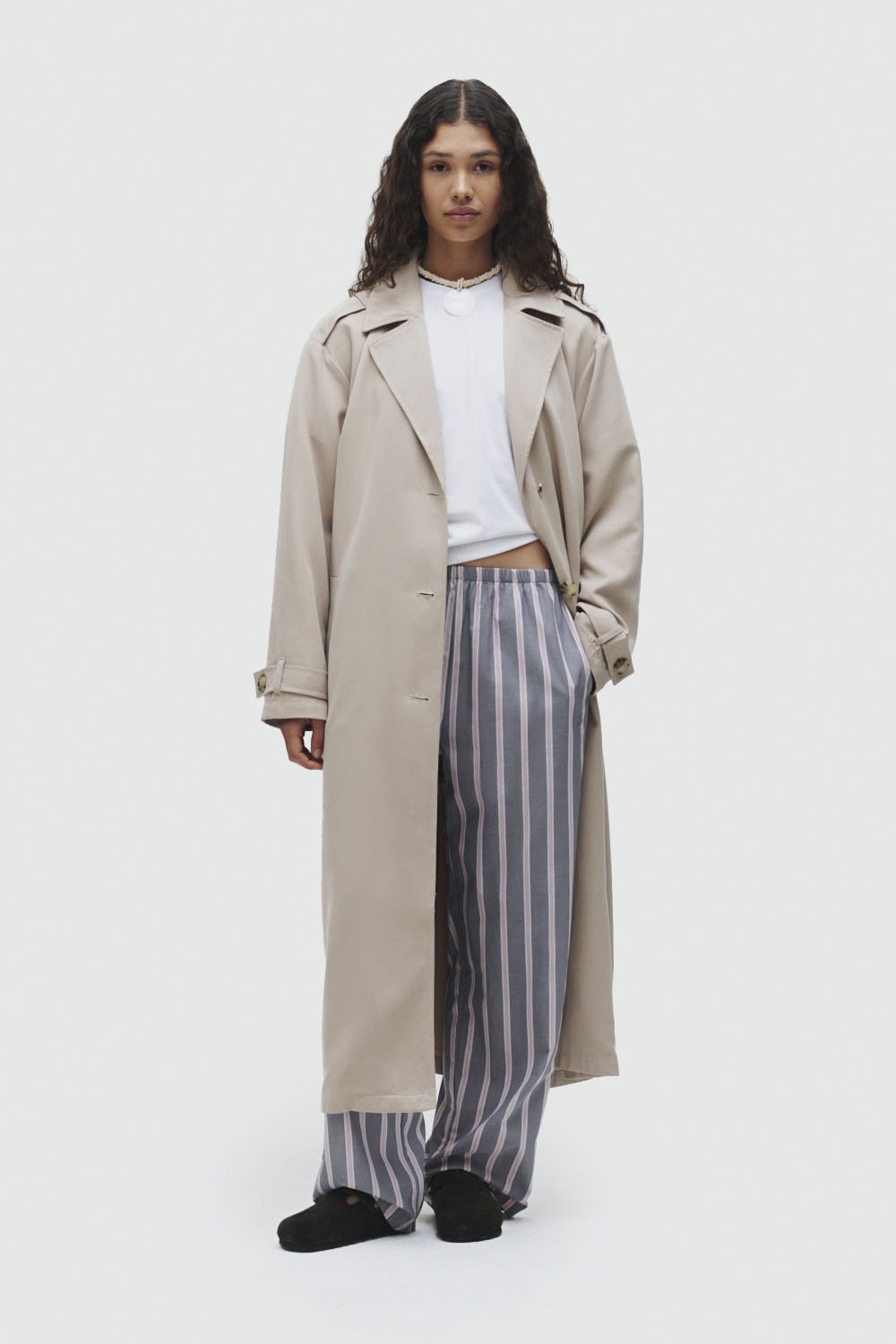 ONLY Trenchcoat »ONLLINE X-LONG TRENCHCOAT OTW NOOS«, mit Bindegürtel an der Taille - 2 Seitentaschen