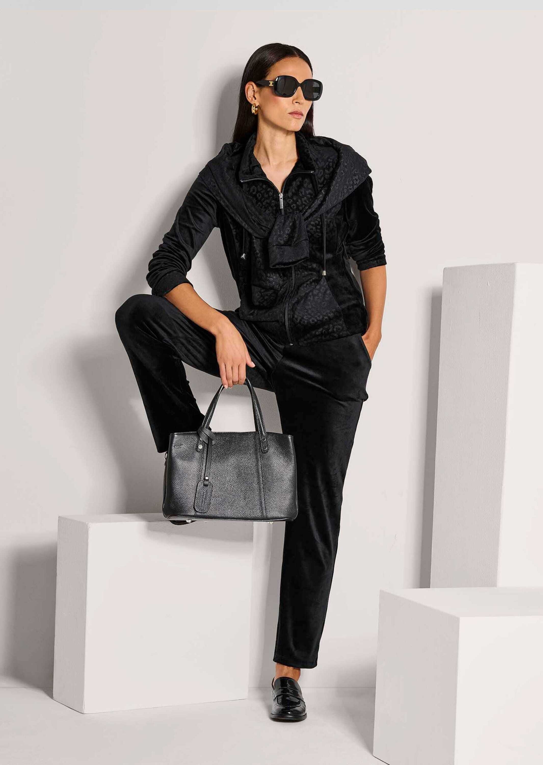 MADELEINE Kurzjacke »Sweatjacke Flauschige Nickijacke mit Reißverschluss«