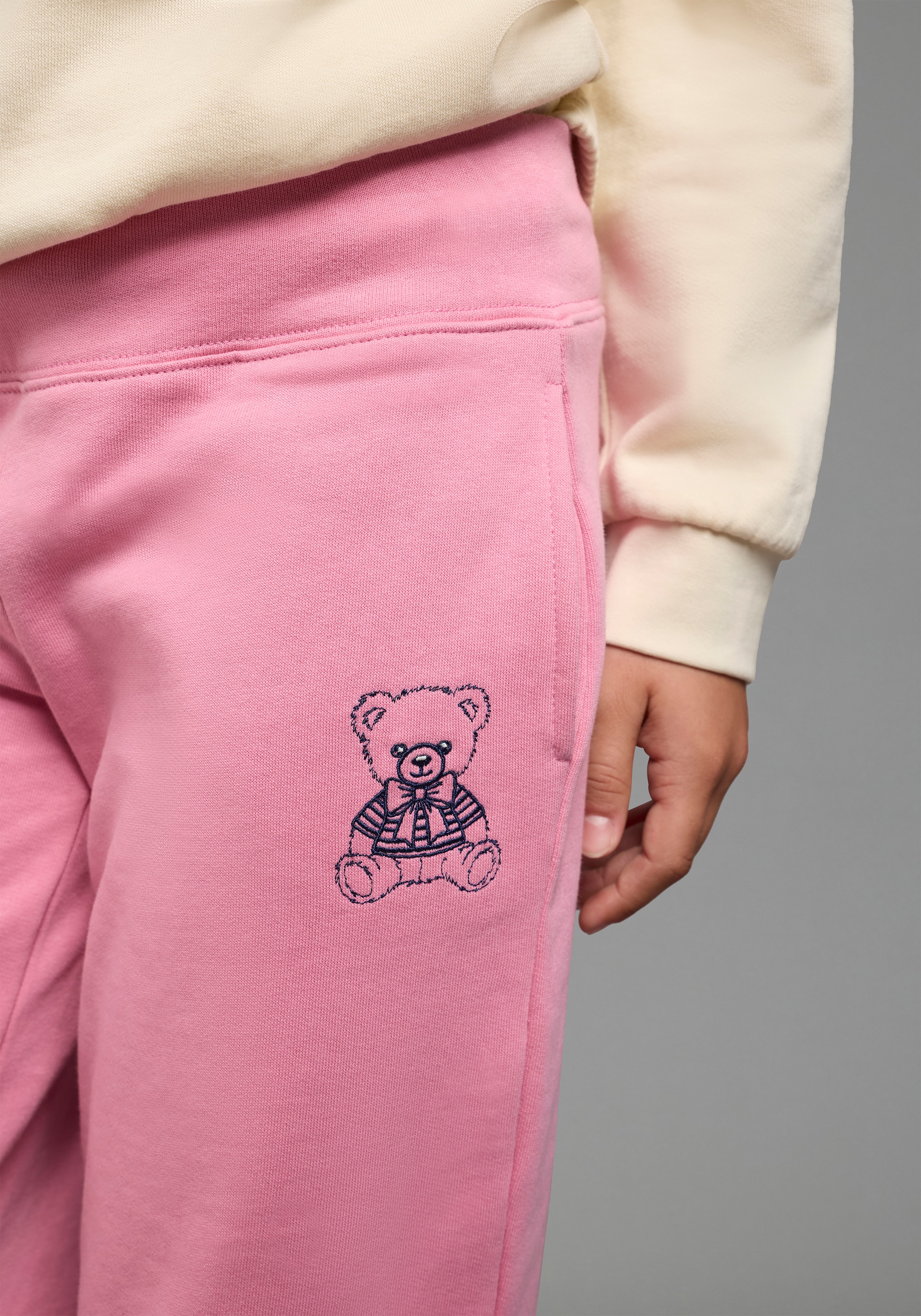 KIDSWORLD Sweathose »Weitgeschnitten Sweathose«  weite Beinform, innenliegender Gummizug im Bund