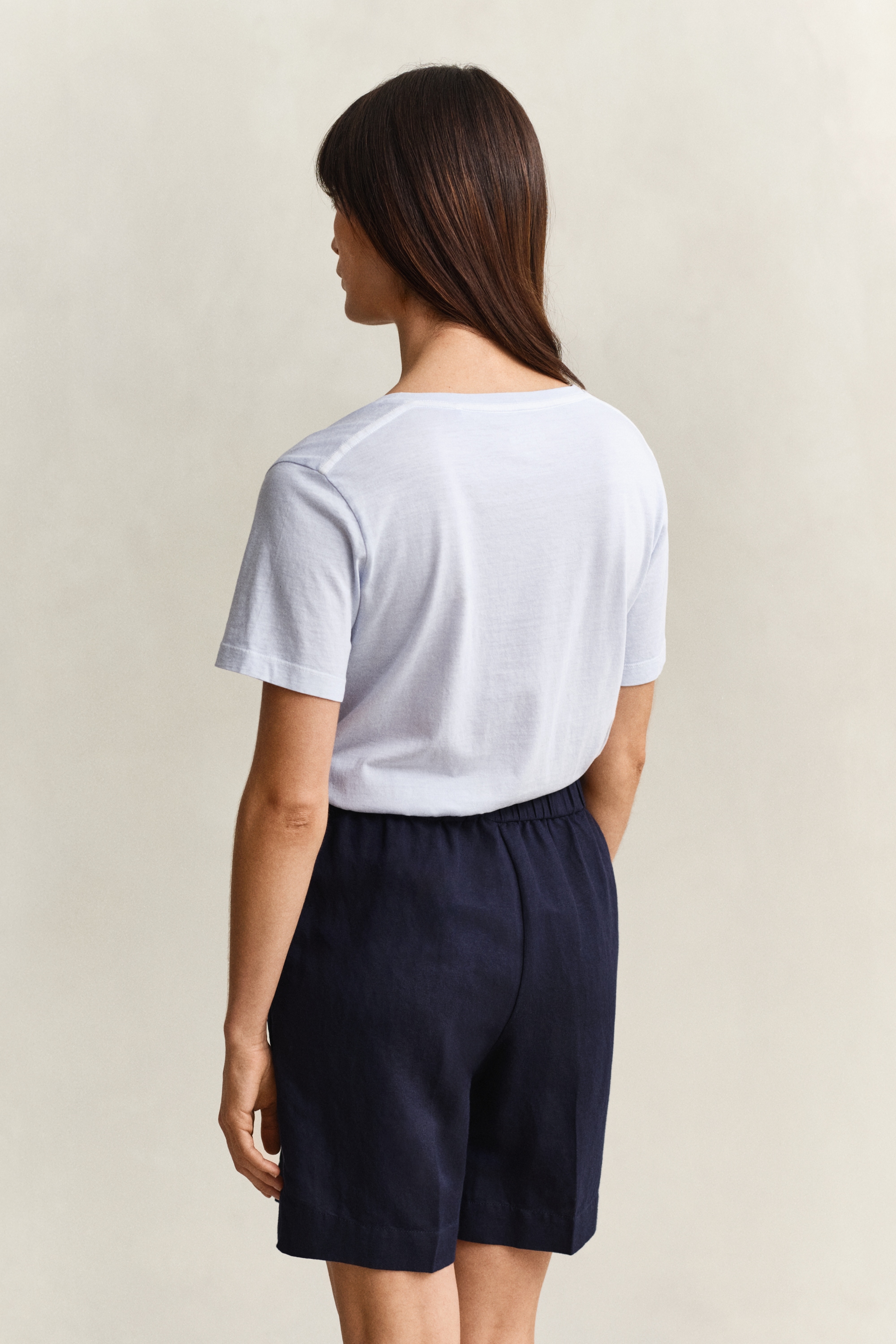 Gant T-Shirt »REGULAR WASHED SHIELD V-NECK« Regular fit mit V-Ausschnitt