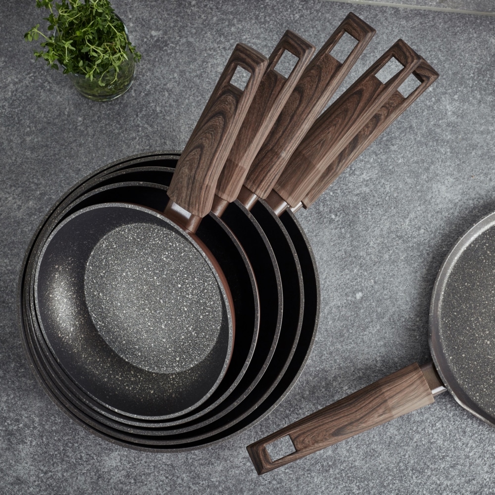 RESTO Kitchenware Bratpfanne »Carina, Universalpfanne mit holzähnlichem Soft-Touch-Griff«, Aluminium, (1 tlg.), mit Marmor-Antihaftbeschichtung, 4-lagig, für alle Herdarten geeignet