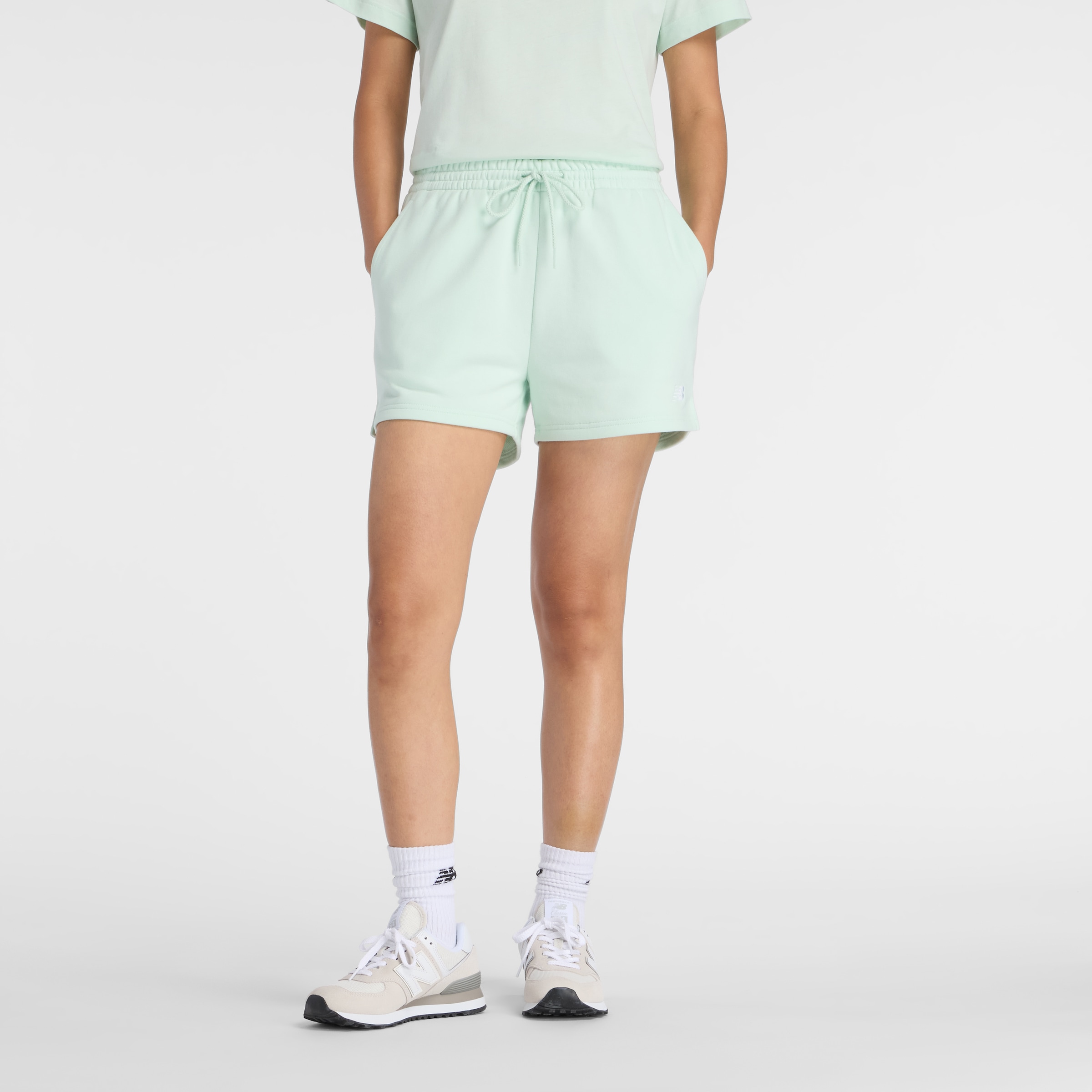 New Balance Shorts »Sport Essentials French Terry Short«  atmungsaktiv, lockere Passform
