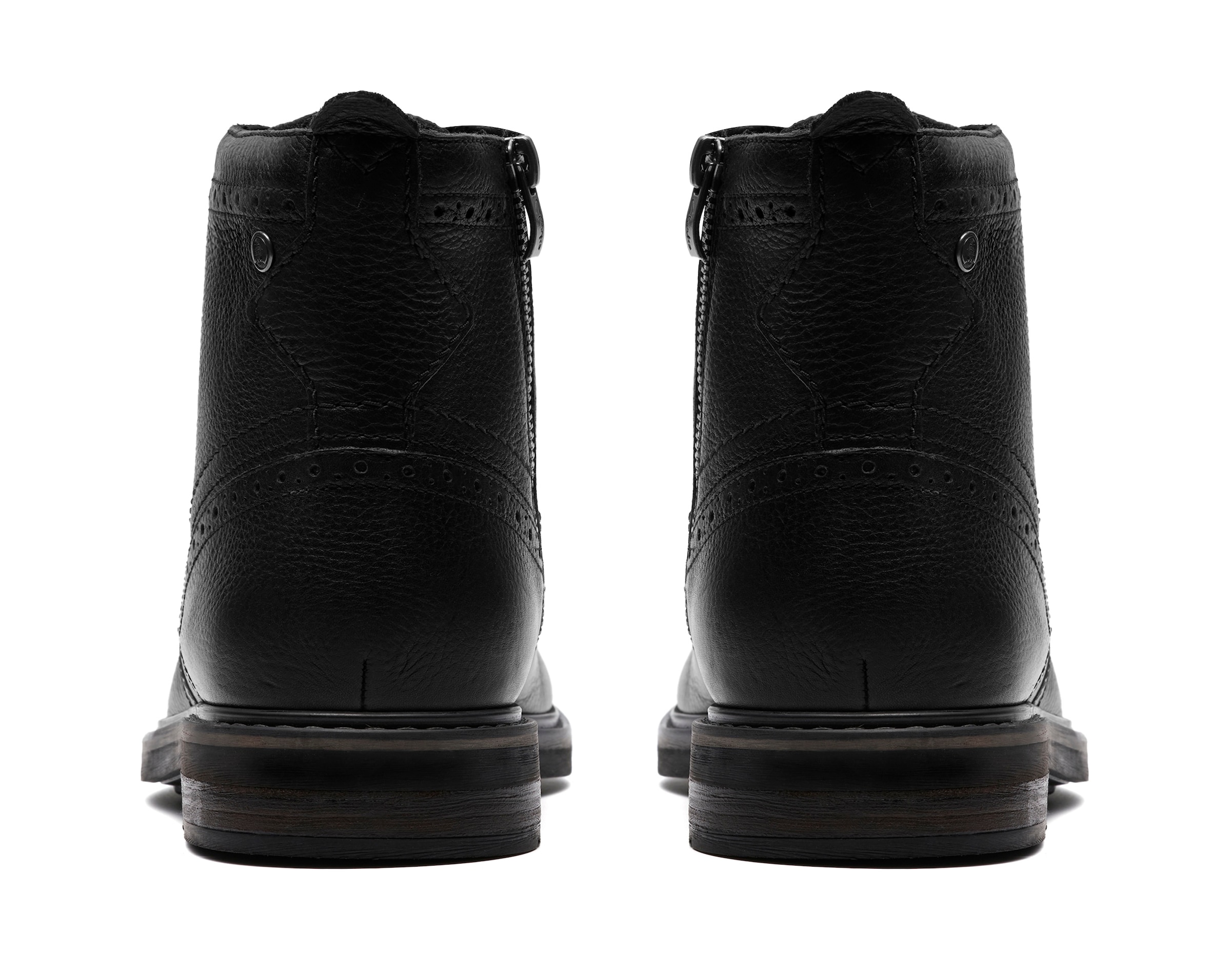 Clarks Schnürstiefelette »Newford«  Budapester, Schnürboots mit elegantem Blockabsatz