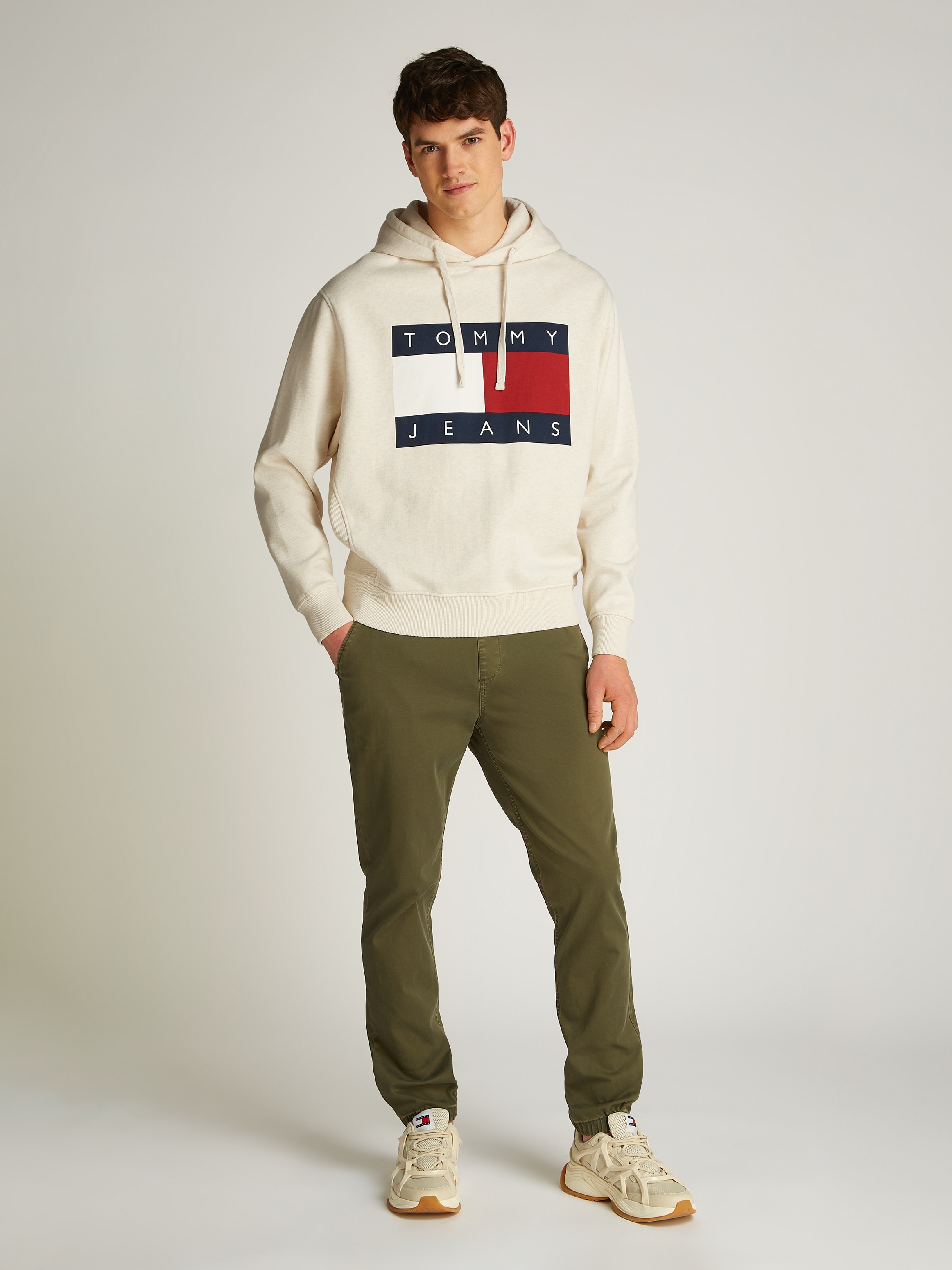 Tommy Jeans Hoodie »TJM MELANGE FLAG HOODIE«, mit großem Logo