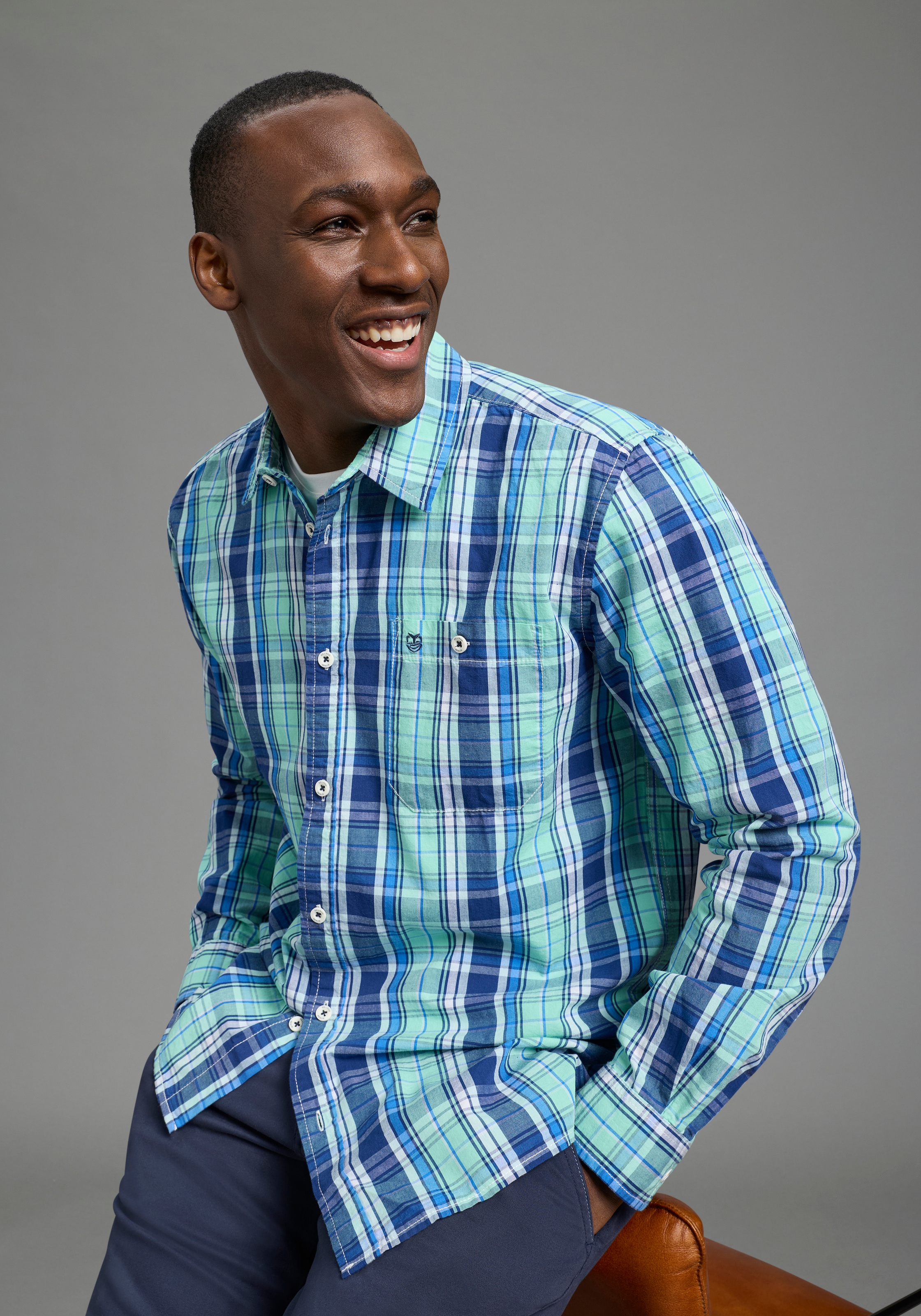 DELMAO Karohemd Langarm mit Ärmelschlitz, aus Baumwolle, taillierte Passform