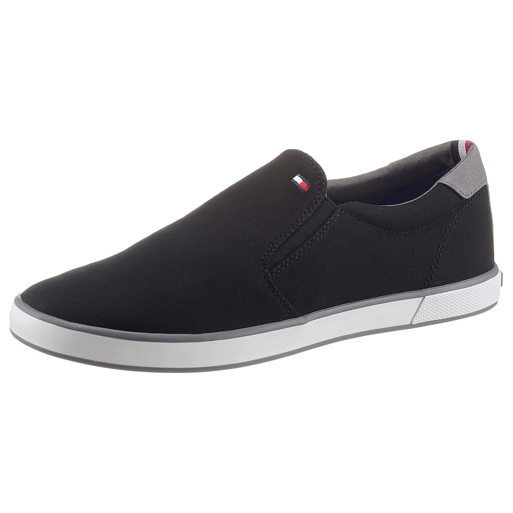 Tommy Hilfiger Slip-On Sneaker »ICONIC SLIP ON SNEAKER«, Slipper, Freizeitschuh, Halbschuh mit seitlichen Stretcheinsätzen