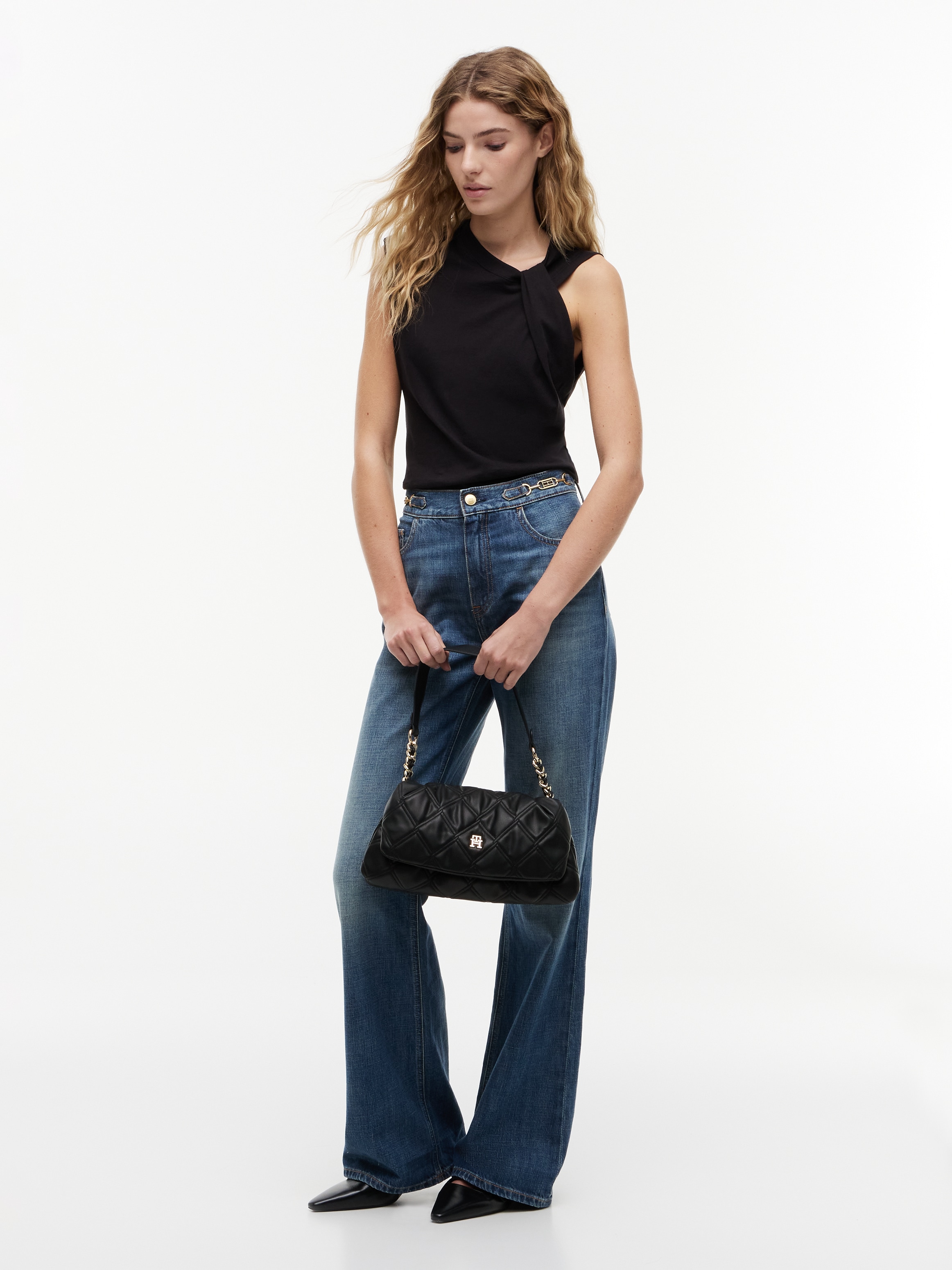 Tommy Hilfiger Schultertasche »TH FEMININE SHOULDER BAG« Damen Umhängetasche, Tragetasche, mit goldfarbener Zierkette