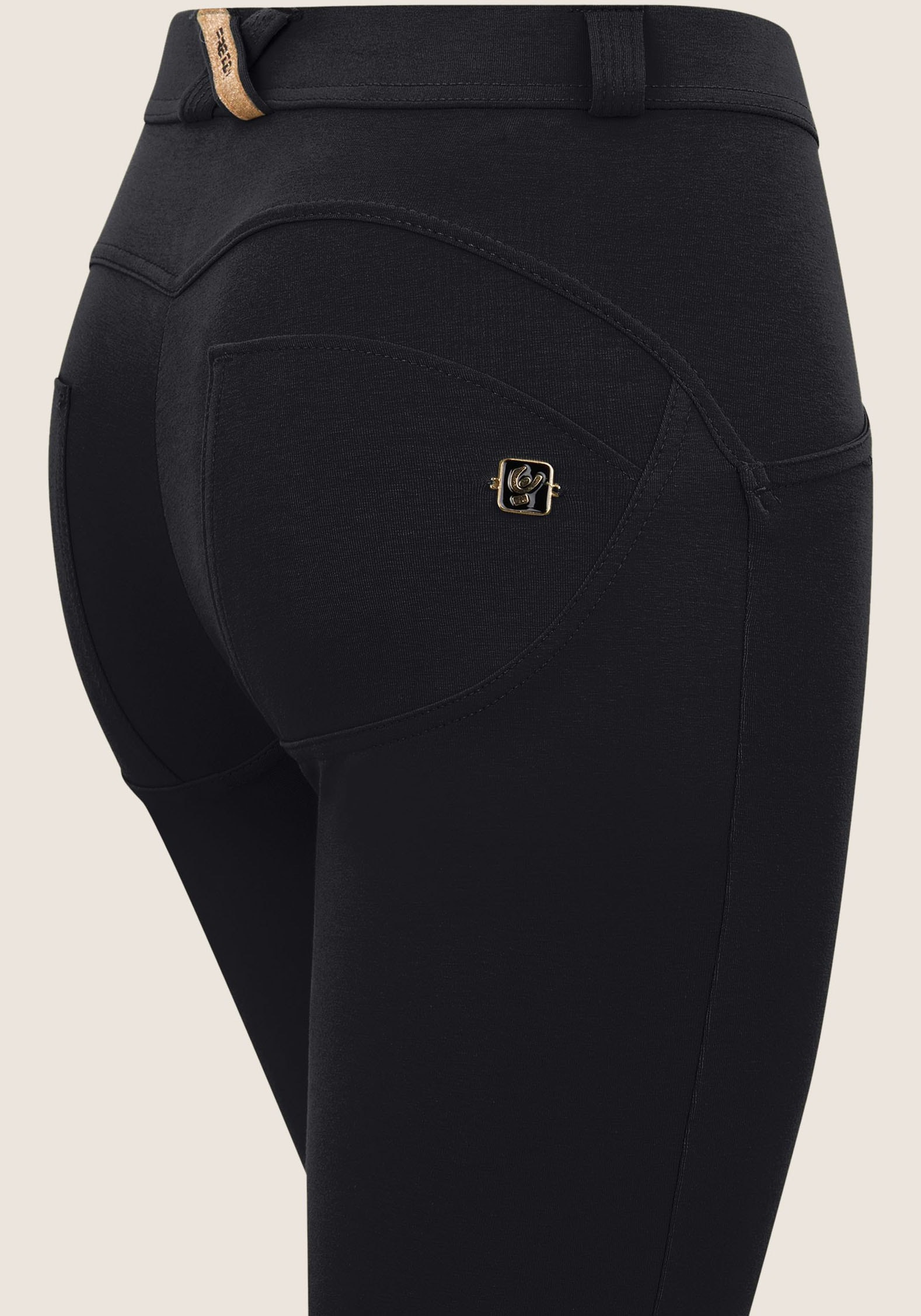 Freddy Leggings »WRUP MINI-FLARE REGULAR«  mit Lifting & Shaping Effekt