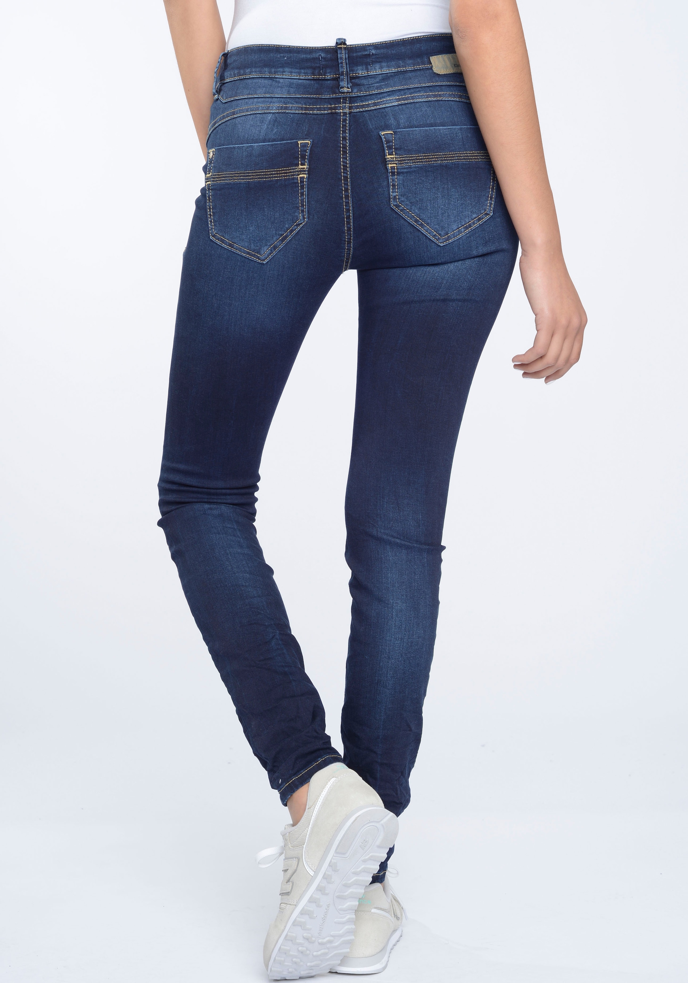 GANG Skinny-fit-Jeans »94Nele«, mit gekreuzten Gürtelschlaufen links vorne  bei ♕