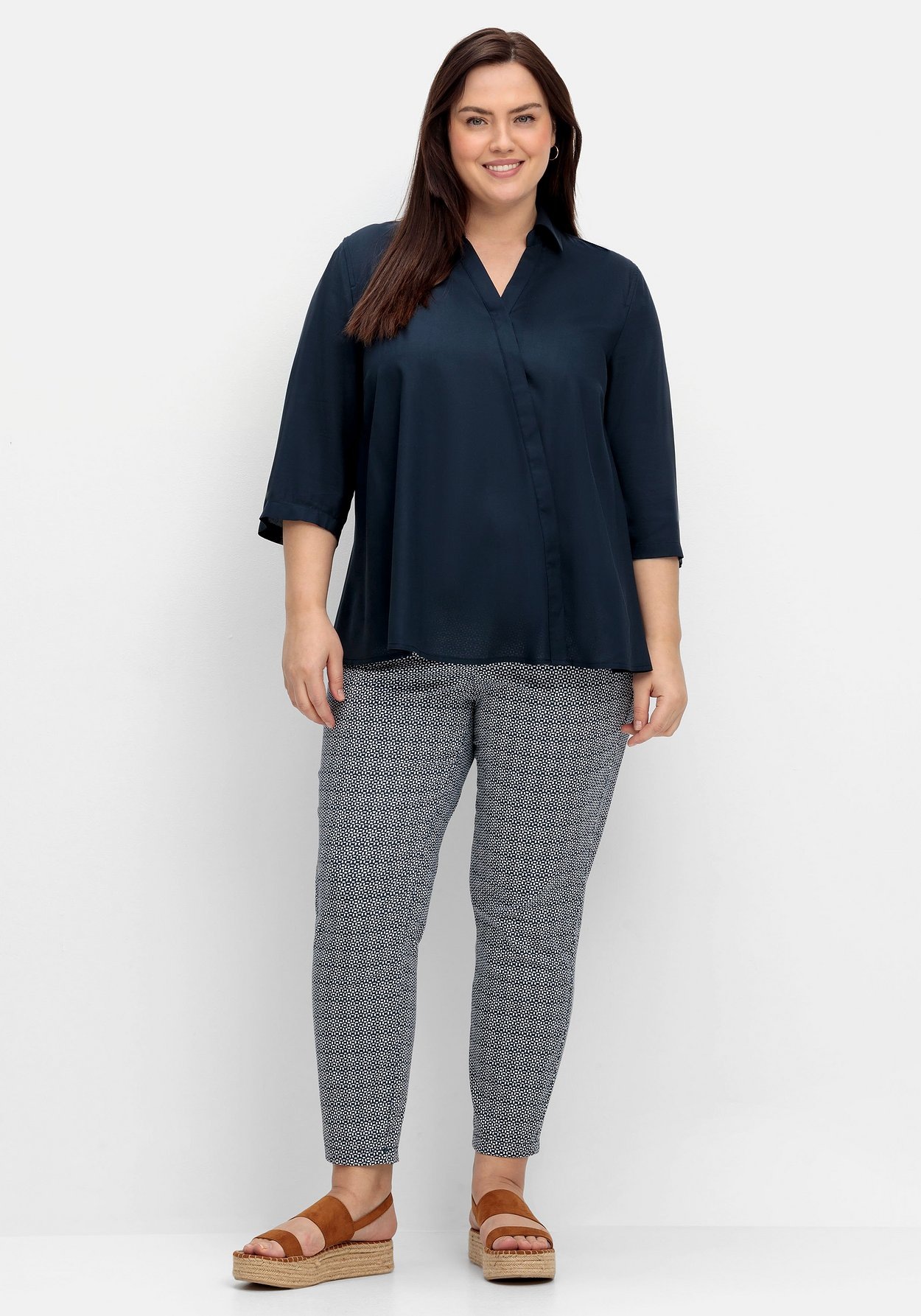 Sheego Hemdbluse »Bluse in Wickeloptik, mit verdeckter Knopfleiste«