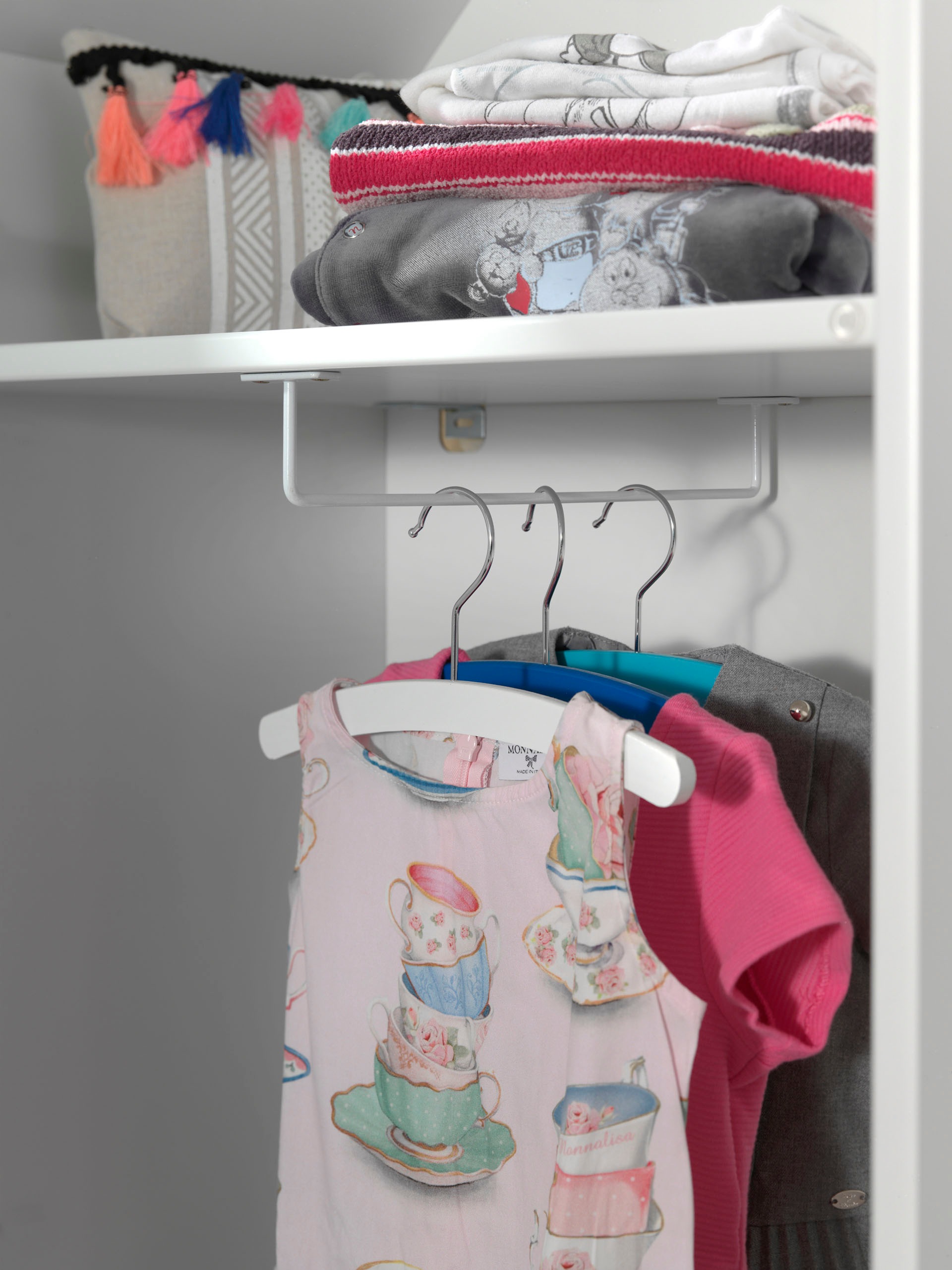 Vipack Kleiderschrank »Casami, mit trendiger Optik in zeitlosem Design« B/H/T ca. 57,6x171,3x37cm, Fronten in verschiedenen Farben erhältlich,  variable Innenausstattung und viel Stauraum
