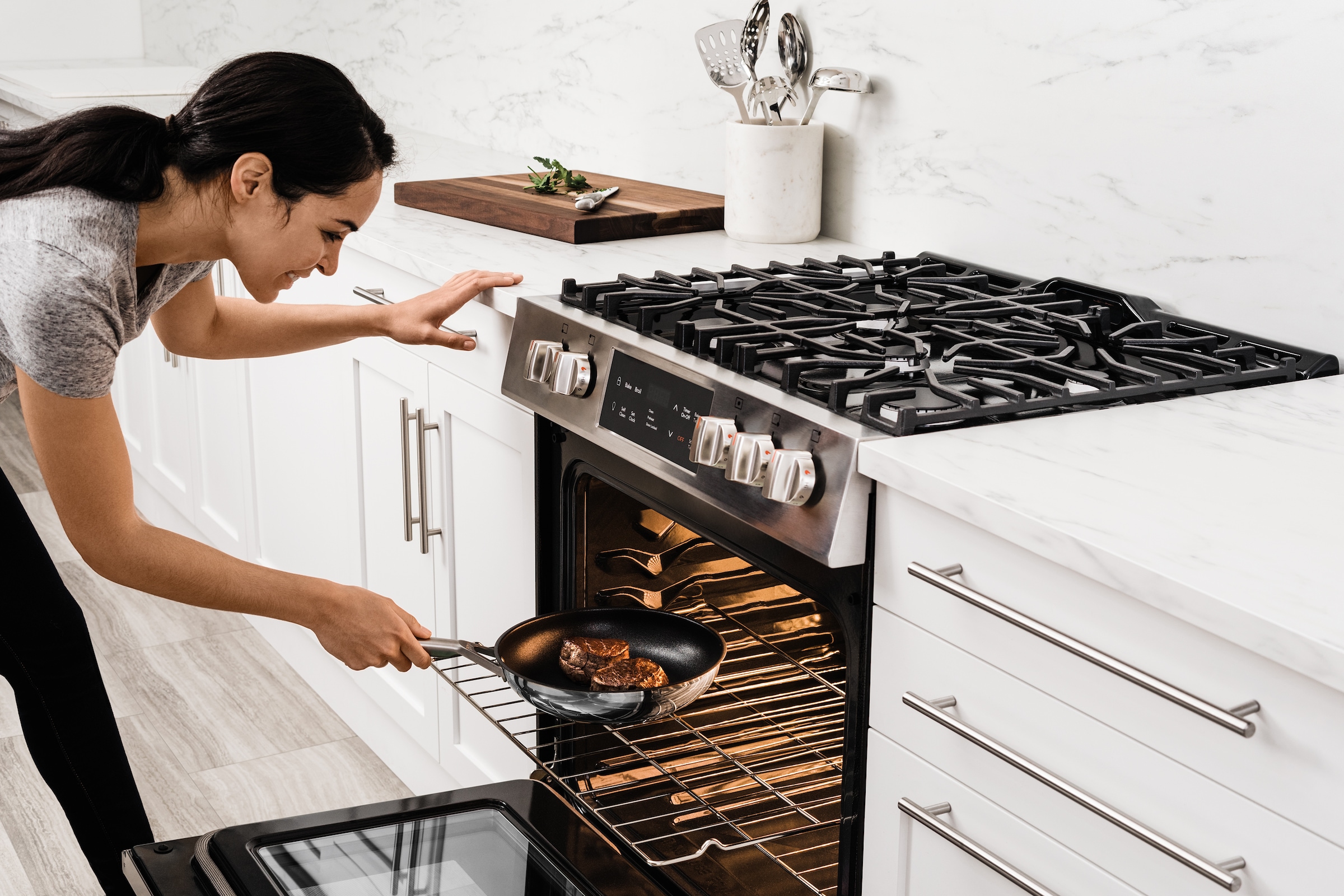 NINJA Bratpfanne »Ninja ZEROSTICK Edelstahl-Pfanne C600DE« Edelstahl 1 Stk. tlg. Edelstahl mit Aluminiumbeschichtung für Braten bei hohen Temperaturen