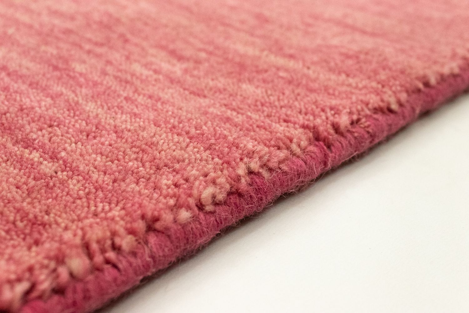 morgenland Wollteppich »Uni - Gabbeh Teppich - Softy«, oval, 1,6 mm Höhe, Gabbeh Optik, Uni Farben, reine Wolle, sehr weicher Flor, Wohnzimmer