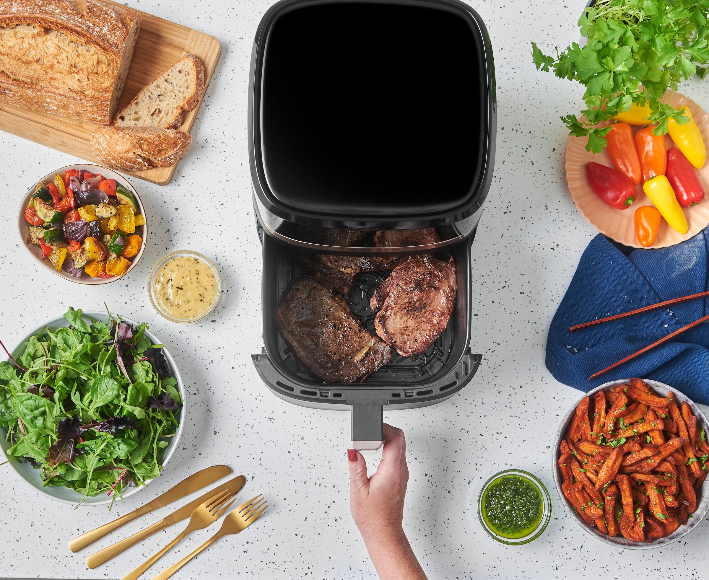 RUSSELL HOBBS Heißluftfritteuse »27620-56 SatisFry, 5L«, 1500 W, Airfryer–wenig oder kein Öl erforderlich, 9 Programme, 5,5 L