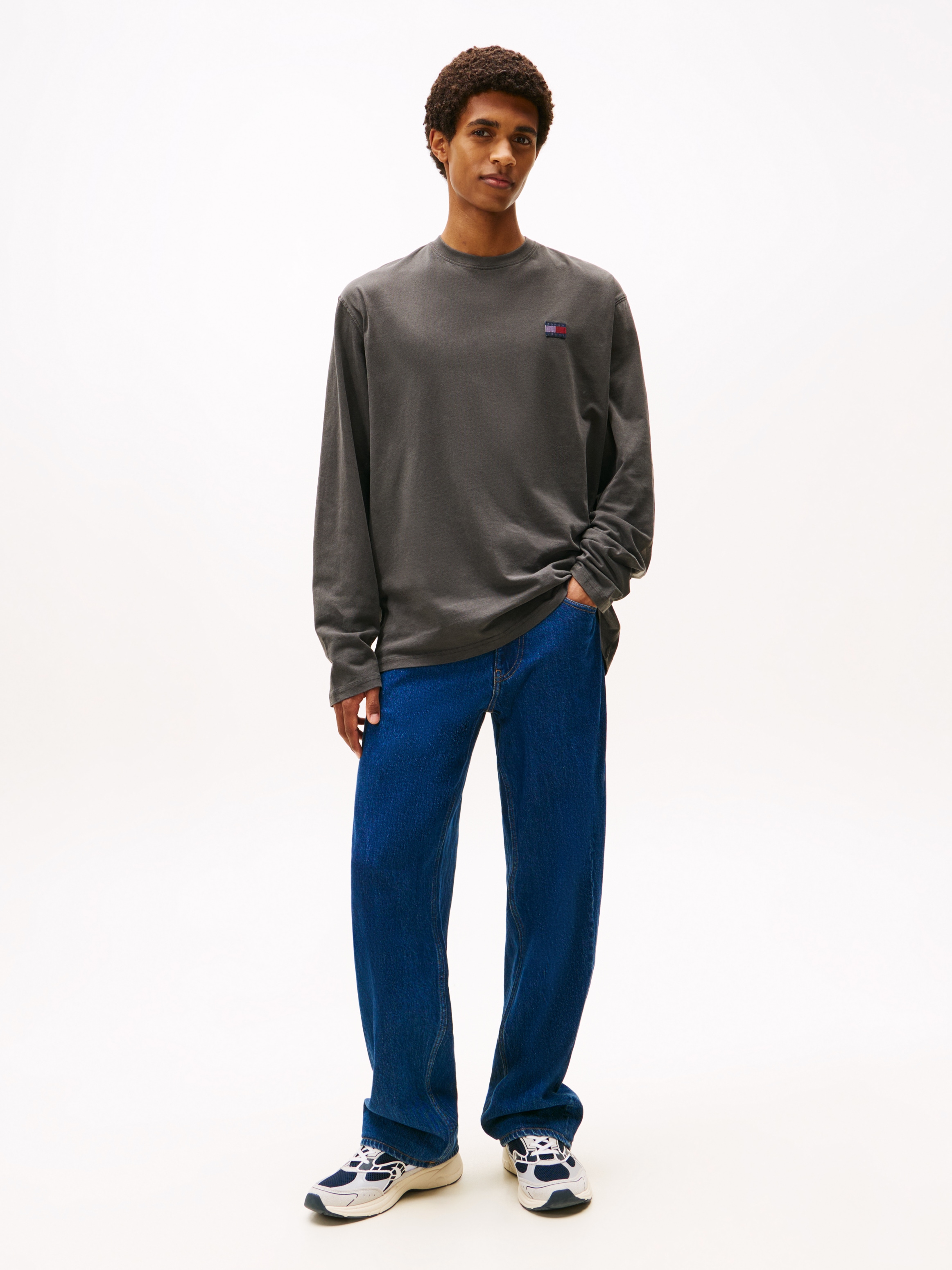 Tommy Jeans Langarmshirt »Classic Relaxed Fit«, Rundhals, Jersey, großes Logo am Ärmel