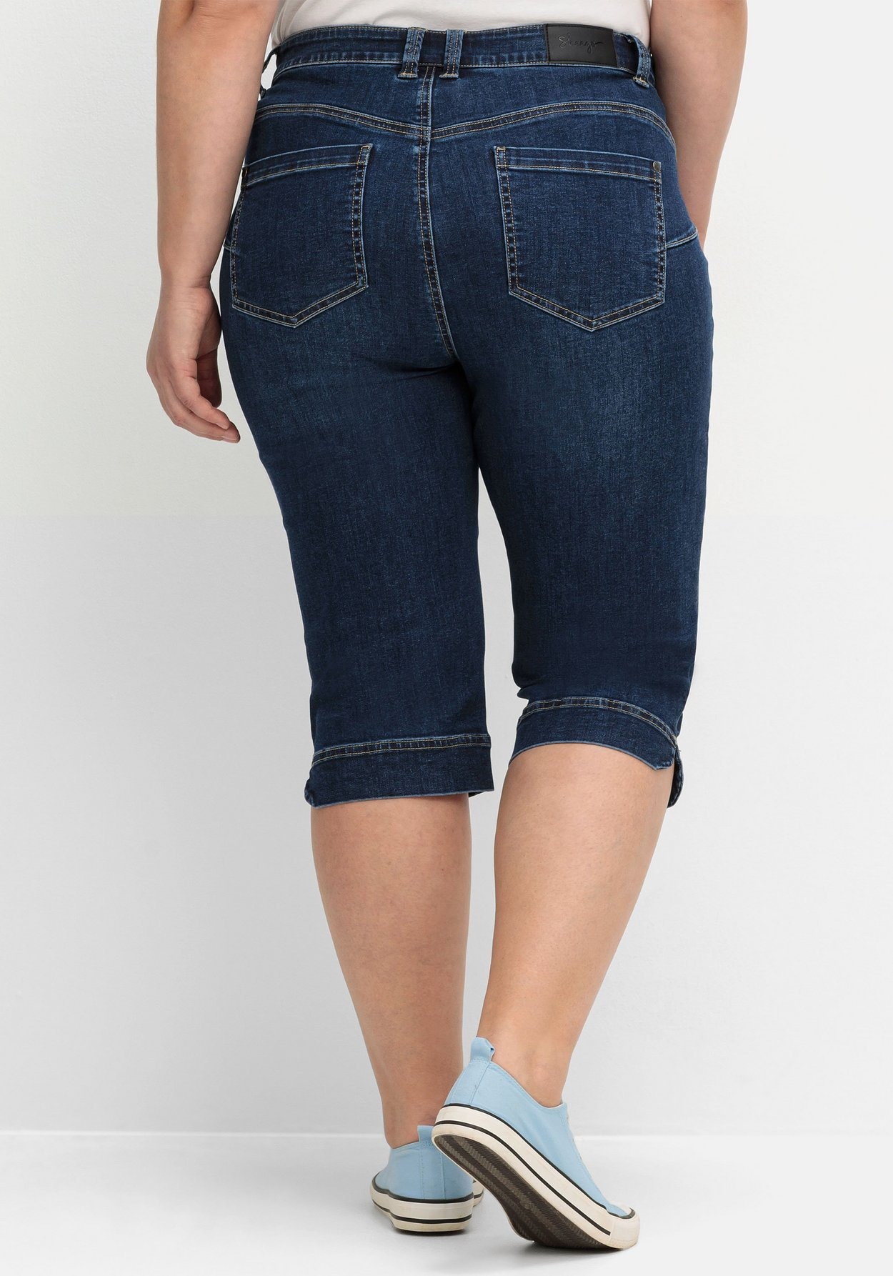 Sheego Caprijeans »Schmale Caprijeans mit Push-up-Effekt, ultraflexibel«