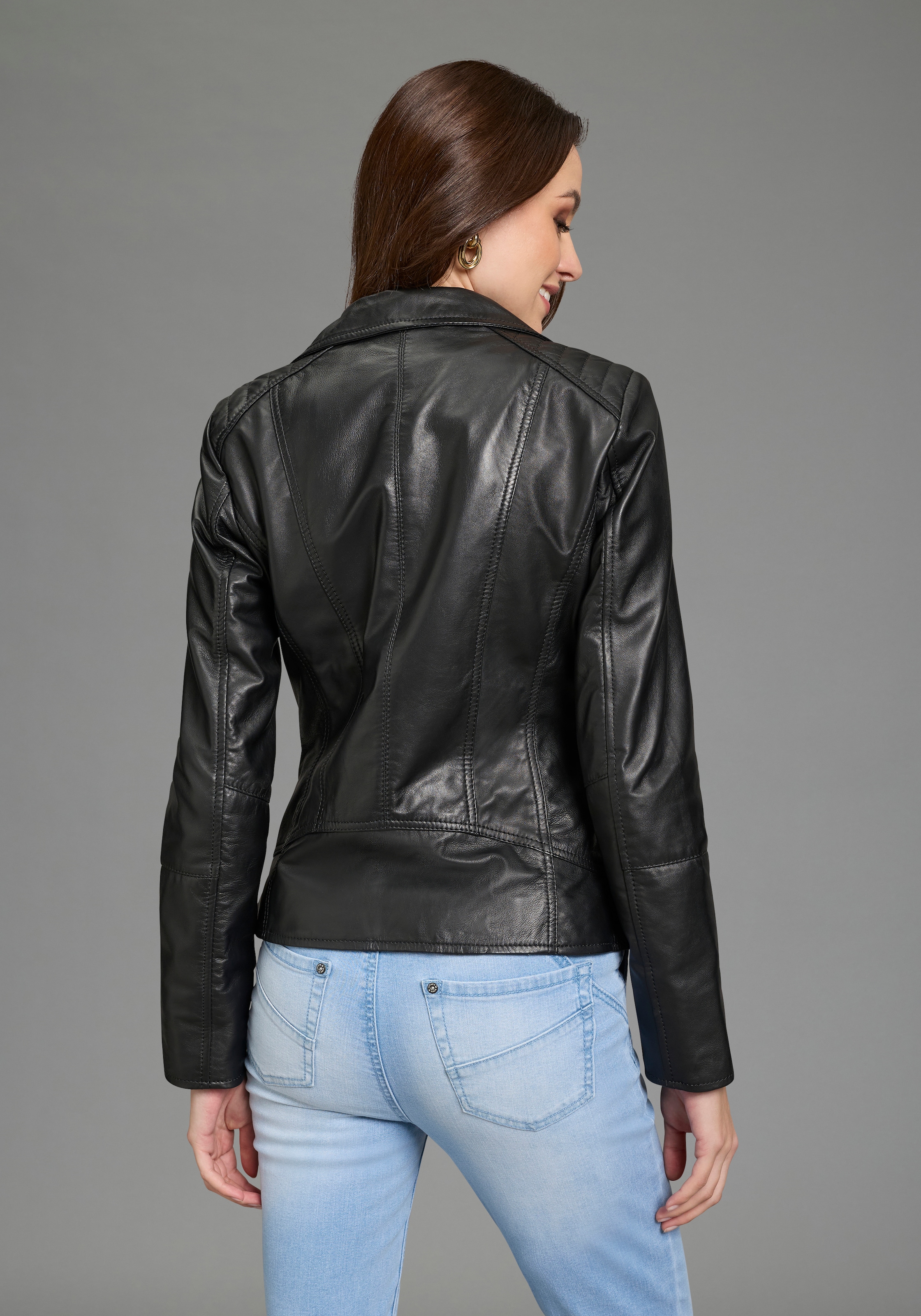 Bruno Banani Lederjacke figurenbetont, mit Reißverschlus für Casualmode