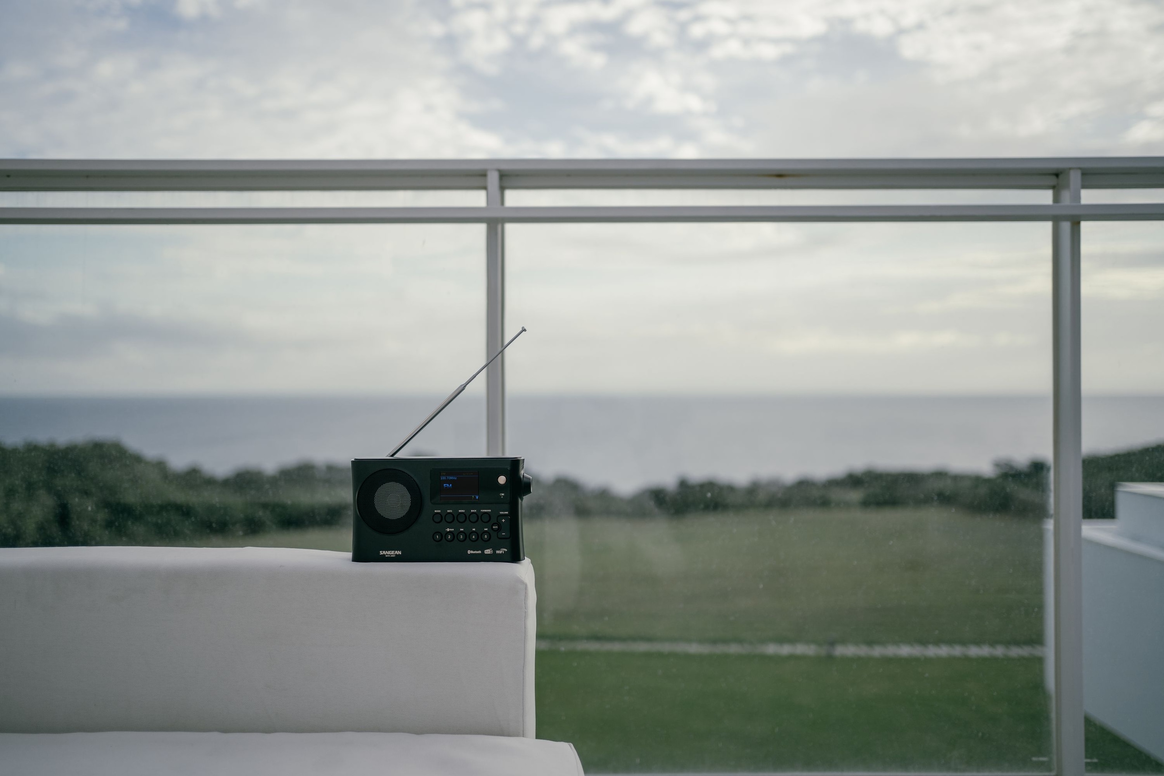 Sangean Internet-Radio »WFR-28BT«, (AVRCP Bluetooth Digitalradio (DAB+)-FM-Tuner mit RDS), DAB+, Bluetooth, Steuerung über UNDOK™-App