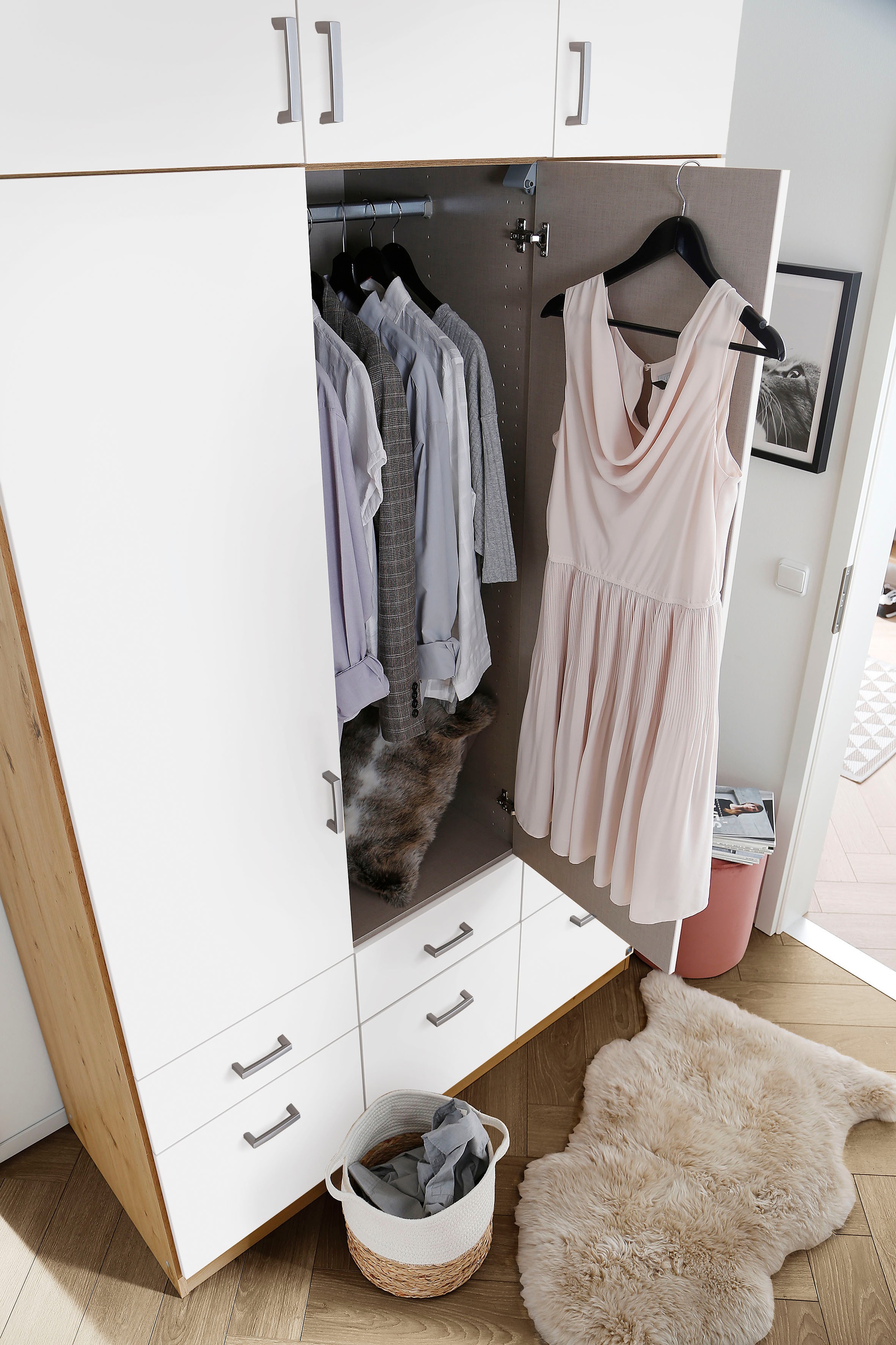 rauch Kleiderschrank »Kleiderschrank Schrank Garderobe deckenhoher Schrank BREMEN«, in vielen Farben und Ausführungen MADE IN GERMANY