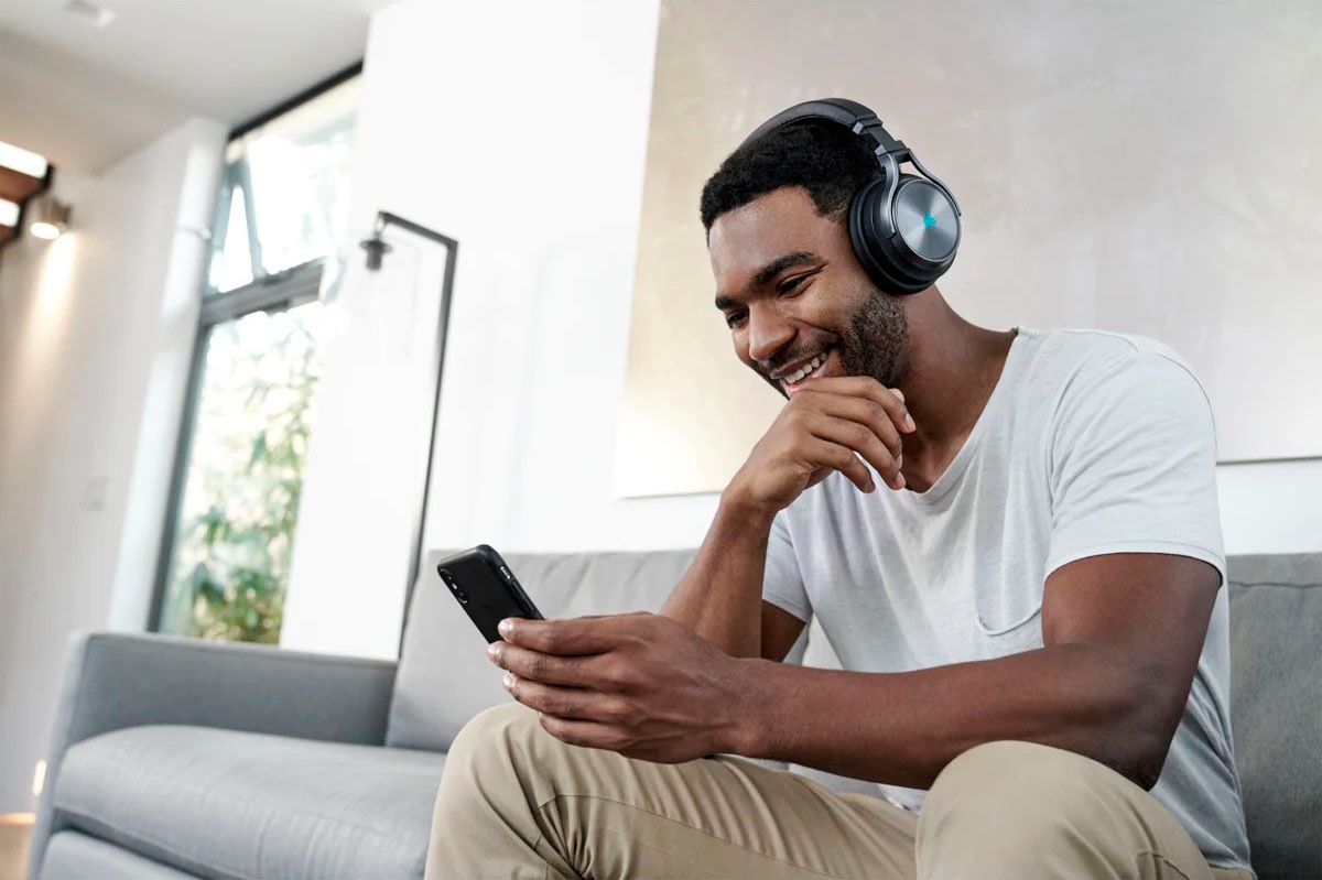 Corsair Gaming-Headset »VIRTUOSO RGB WIRELESS XT«, Bluetooth-WLAN (WiFi), Mikrofon abnehmbar