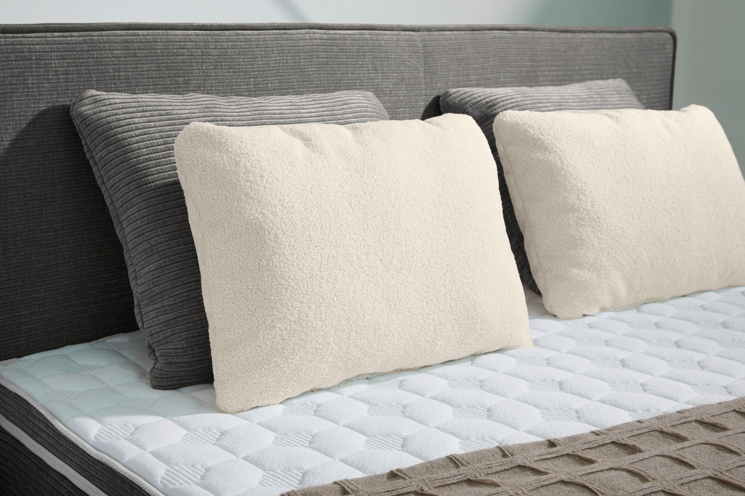 Jockenhöfer Gruppe Boxspringbett »Ronja, inkl. 7-Zonen-TTFK-Matratzen, Kaltschaum-Topper« inkl. 4 Kissen, 180x200 cm, verschiedene Härtegrade wählbar