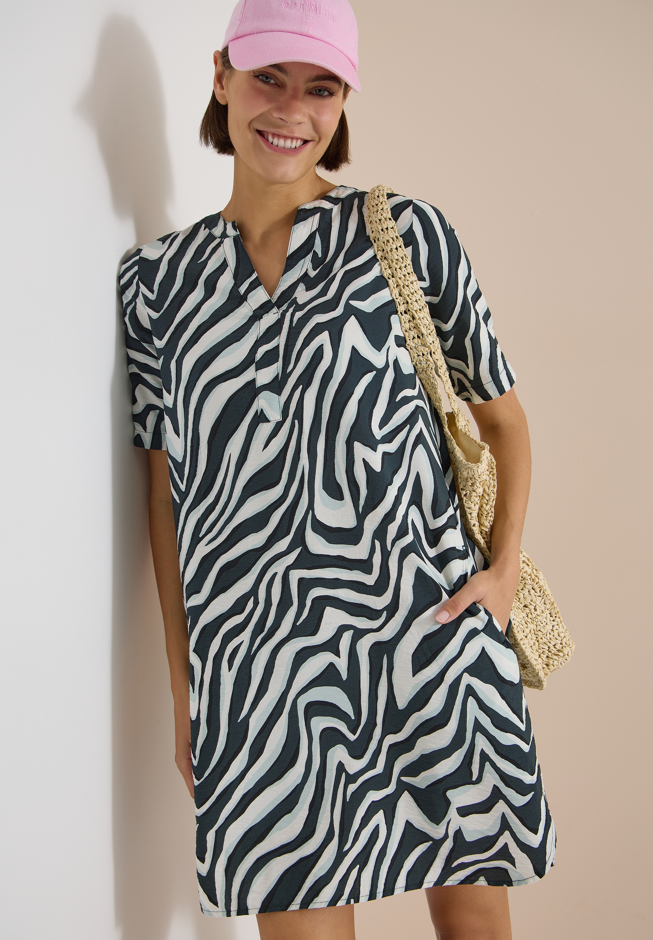Cecil Sommerkleid Eingrifftaschen Split Neck, abstrahierter Zebraprint, Viskosemix, Sommerkleid