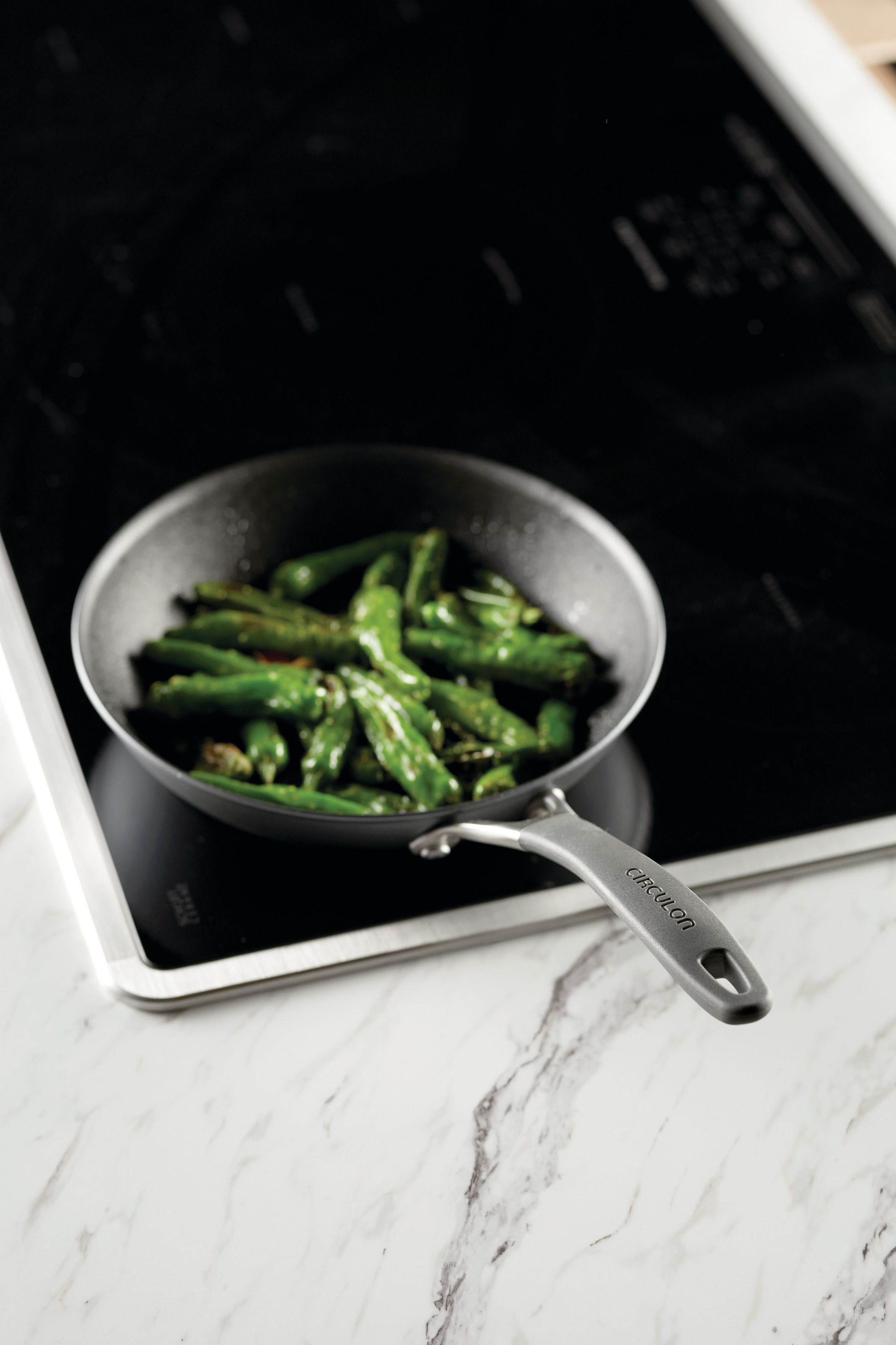 Circulon Bratpfanne »Circulon A1 Bratpfanne flach« Edelstahl 1 Stk. tlg. dreilagig beschichtet, kratzfest, spülmaschinenfest