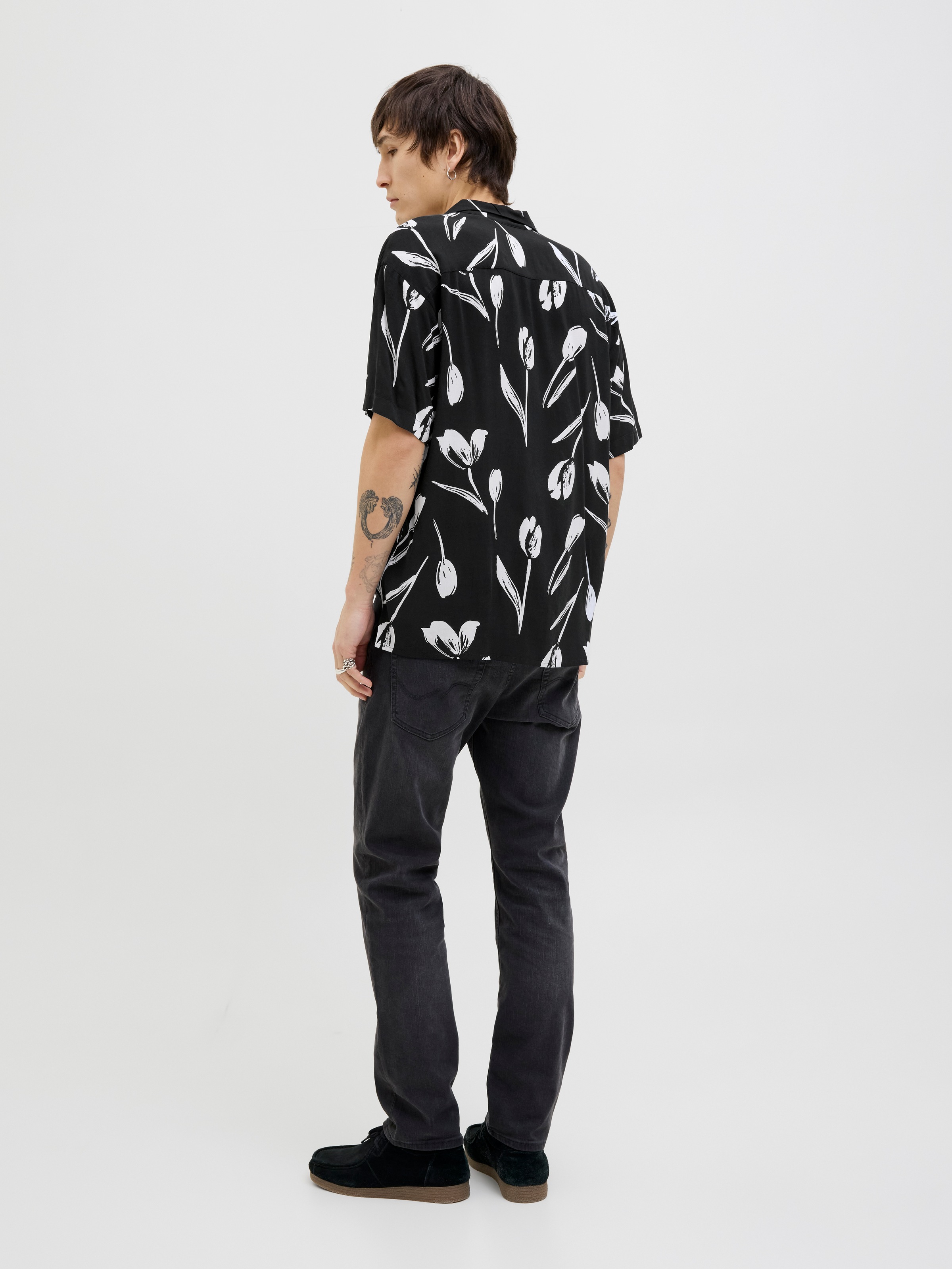 Jack & Jones Kurzarmhemd »JJEJEFF CHARGE RESORT SHIRT SS SN«, mit All-Over Print