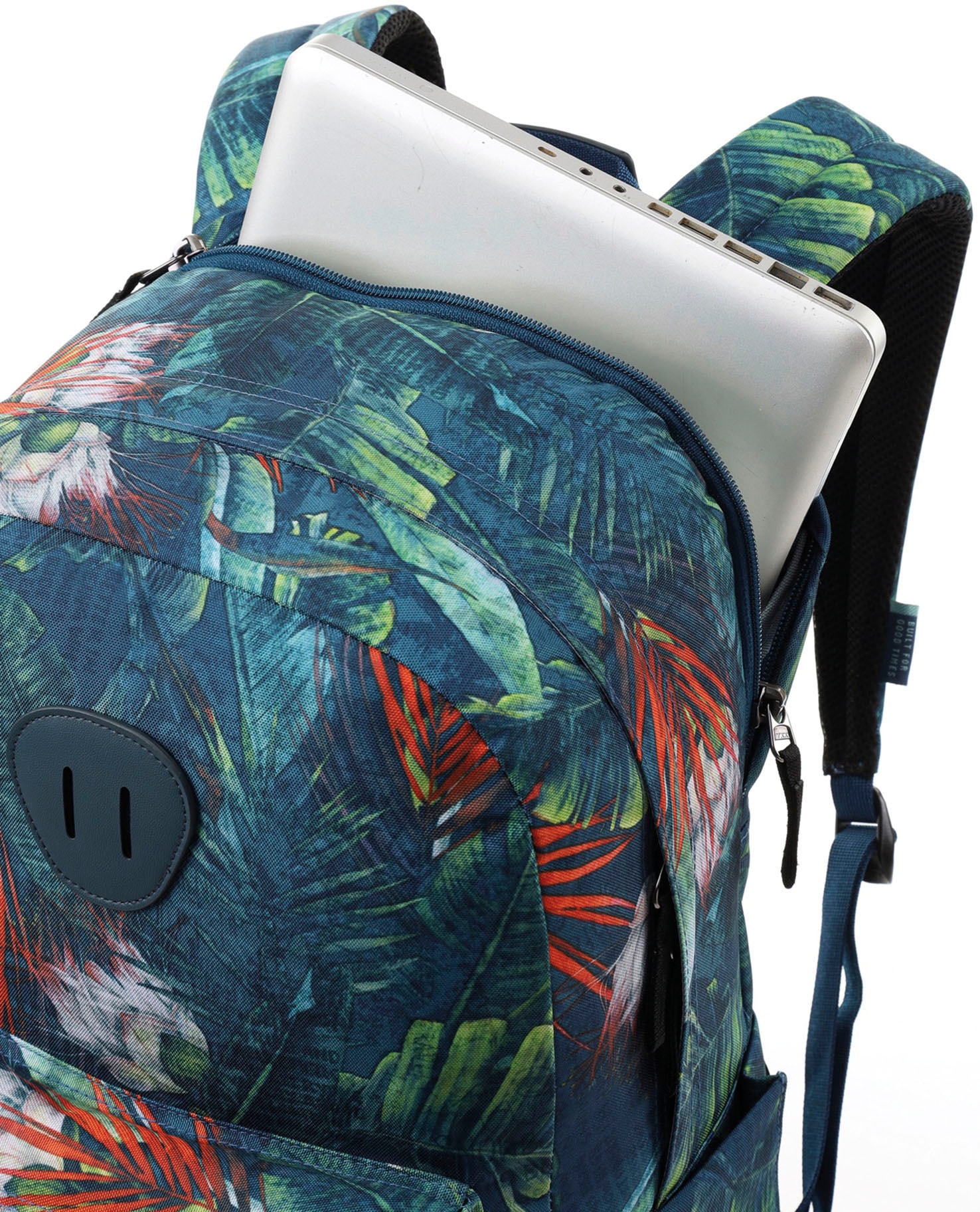 NITRO Freizeitrucksack »Urban Plus«, Daypack, Streetpack im Retro-Look, Alltagsrucksack, Schulrucksack