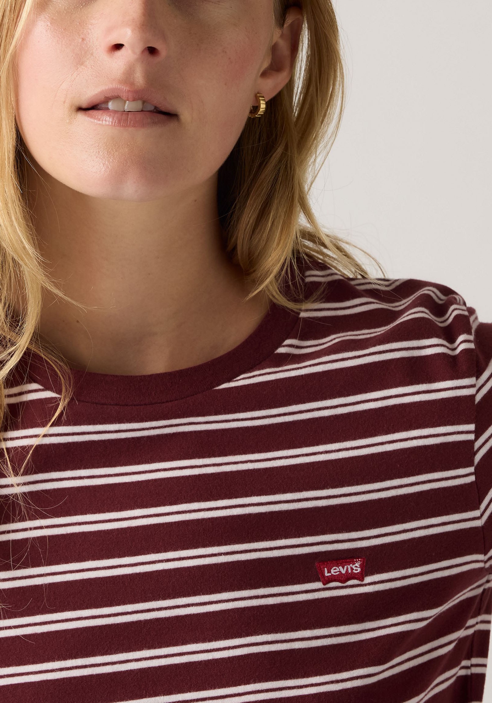 Levi's® T-Shirt »The perfect Tee«, mit kleiner Logo-Stickerei