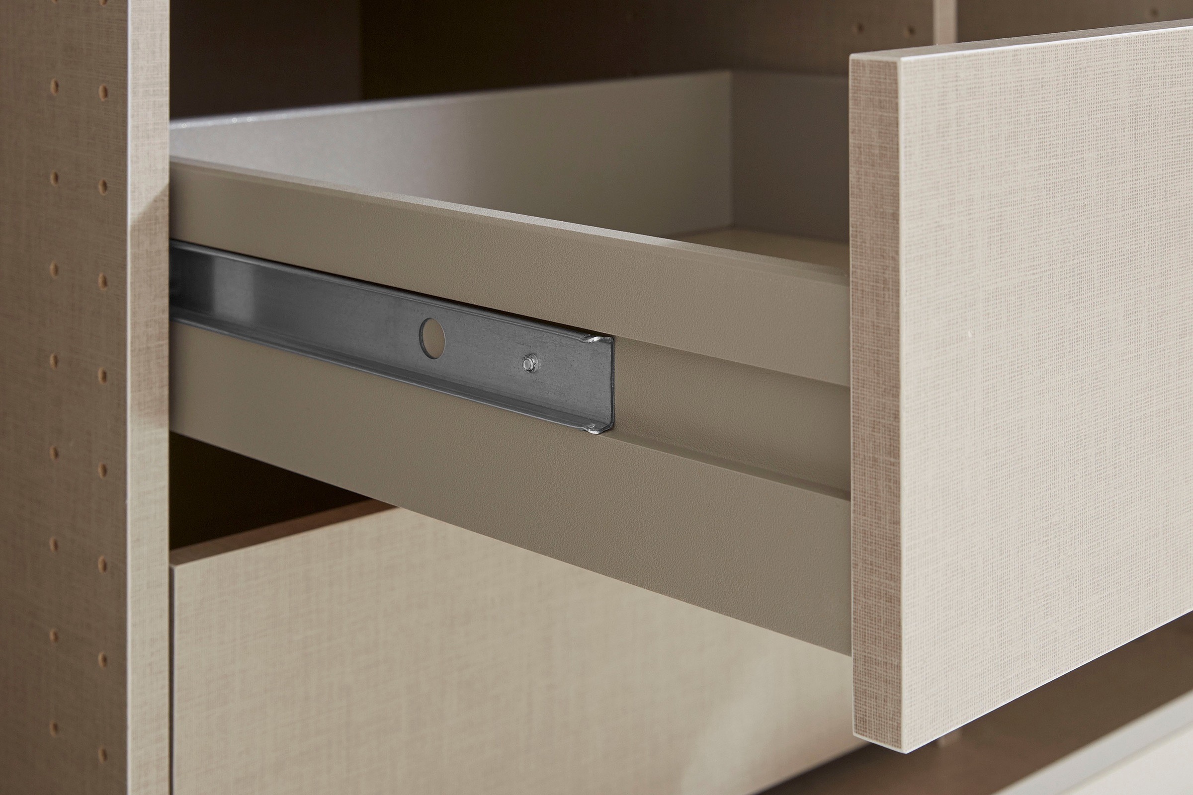 rauch Drehtürenschrank »Kleiderschrank Schrank Garderobe TOPSELLER OTELI inkl. Inneneinteilung«, mit 3 Innenschubladen extra Böden optional mit Spiegel MADE IN GERMANY