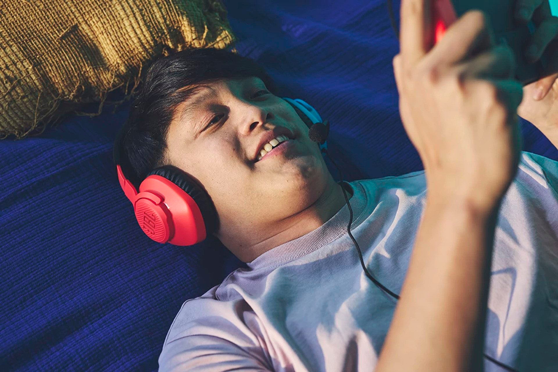 Nintendo Switch Konsolen-Set »Switch OLED + gratis JBL QUANTUM 100N Gaming-Headset (UVP 39,99€)«