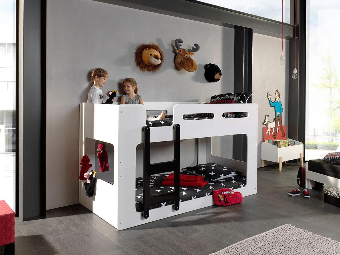Vipack Hochbett »Luca, Liegefläche oben 90/200, moderne zeitlose Optik«, (B/H/T ca. 209x121x101cm, MDF weiß lackiert, Leiter schwarz), inkl. Bodenplatten für die Matratzen mit Abstand für Belüftung
