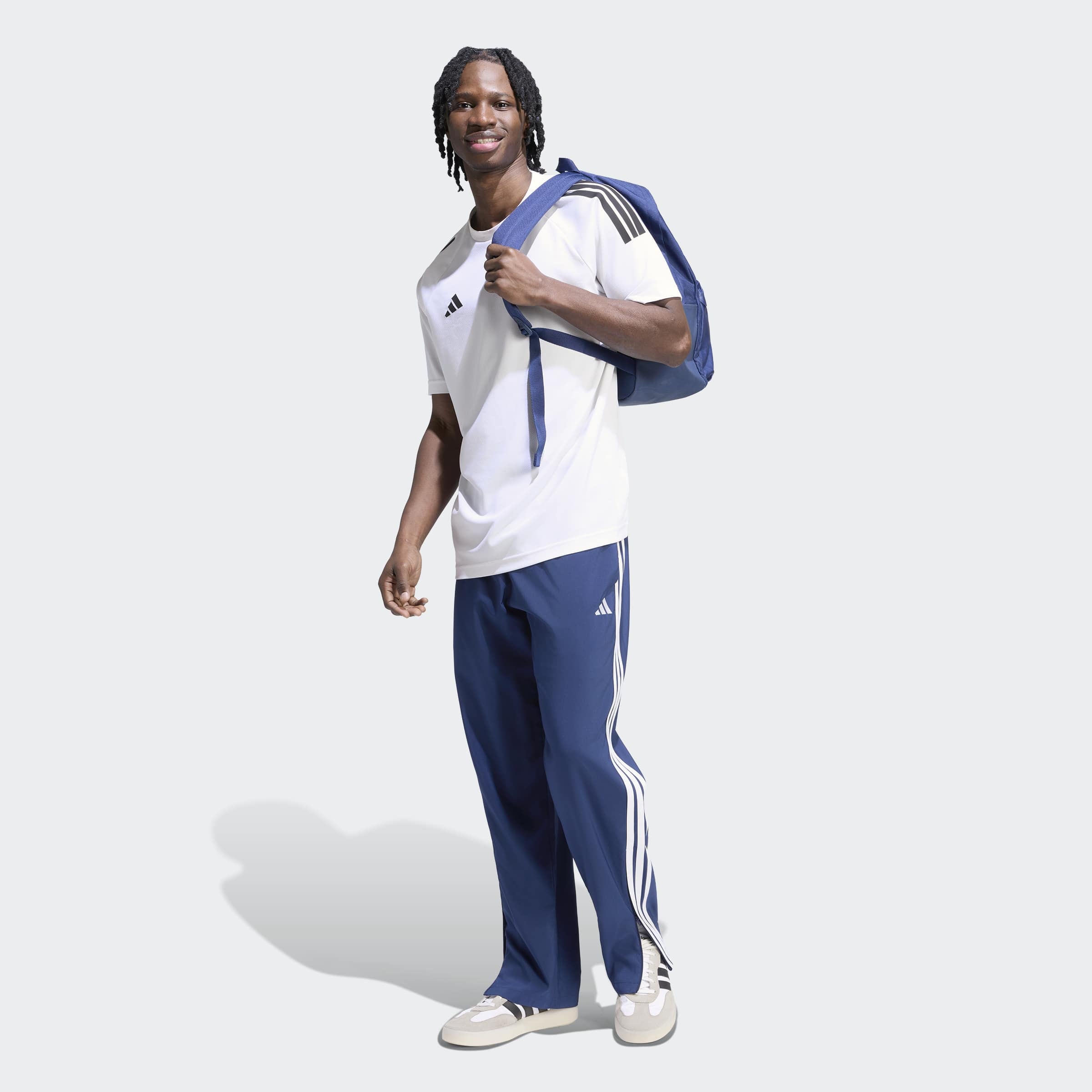 adidas Sportswear Sporthose »ESSENTIALS 3-STREIFEN STANFORD LITE WOVEN TAPERED OPEN HEM«