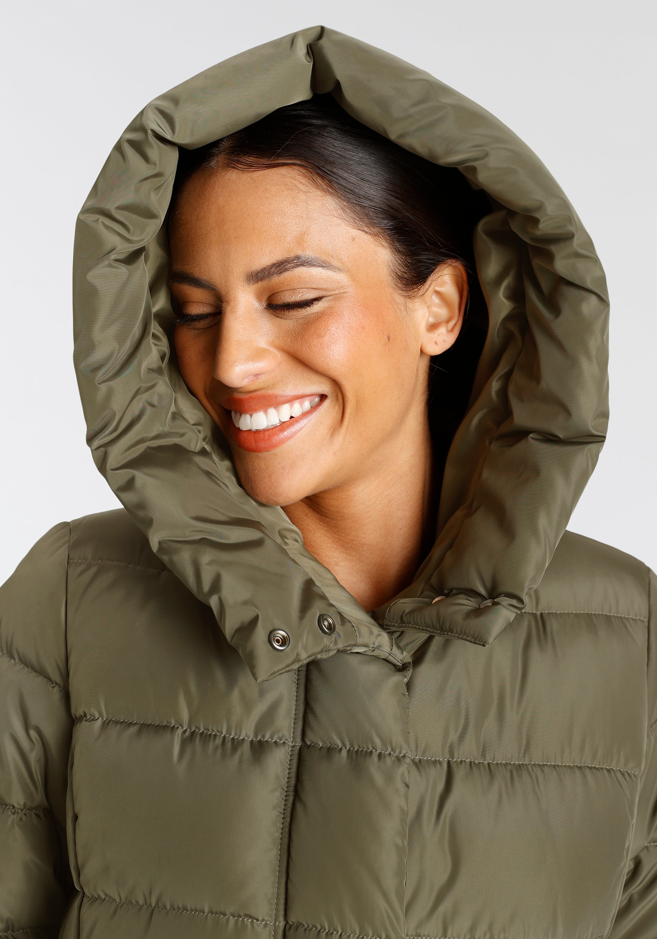 ONLY Steppjacke »ONLTINA PUFFER SHORT COAT OTW«, mit Kapuze, leicht glänzende Oberfläche