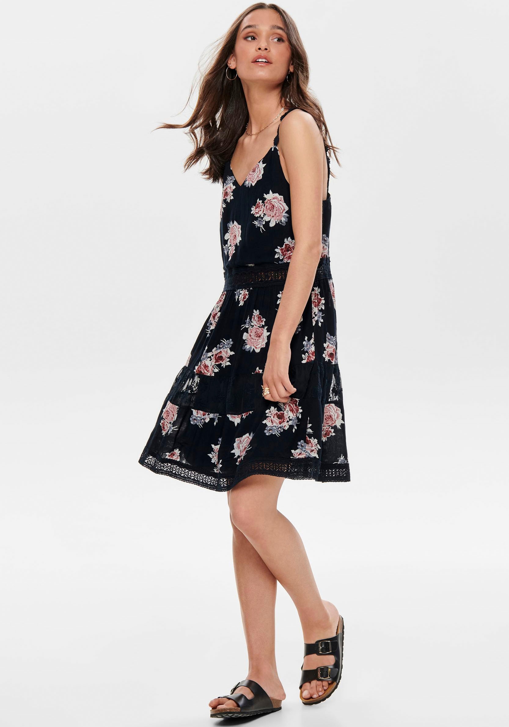 ONLY Trägerkleid »ONLKARMEN ANNE LIFE S/L DRESS WVN NOOS«