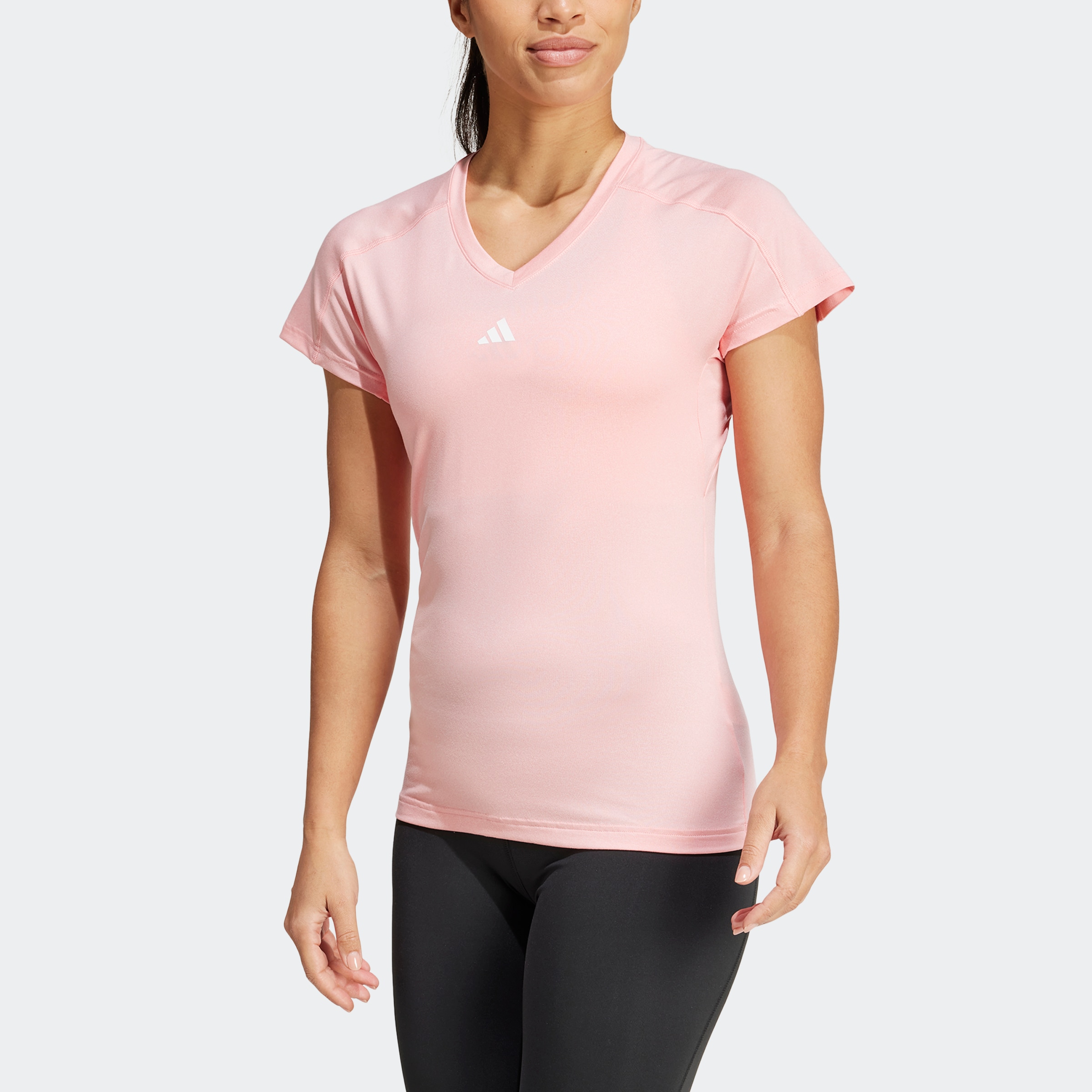 adidas Performance T-Shirt »TR-ES MIN T«, Trainingsshirt, feuchtigkeitsabsorbierend mit V Ausschnitt
