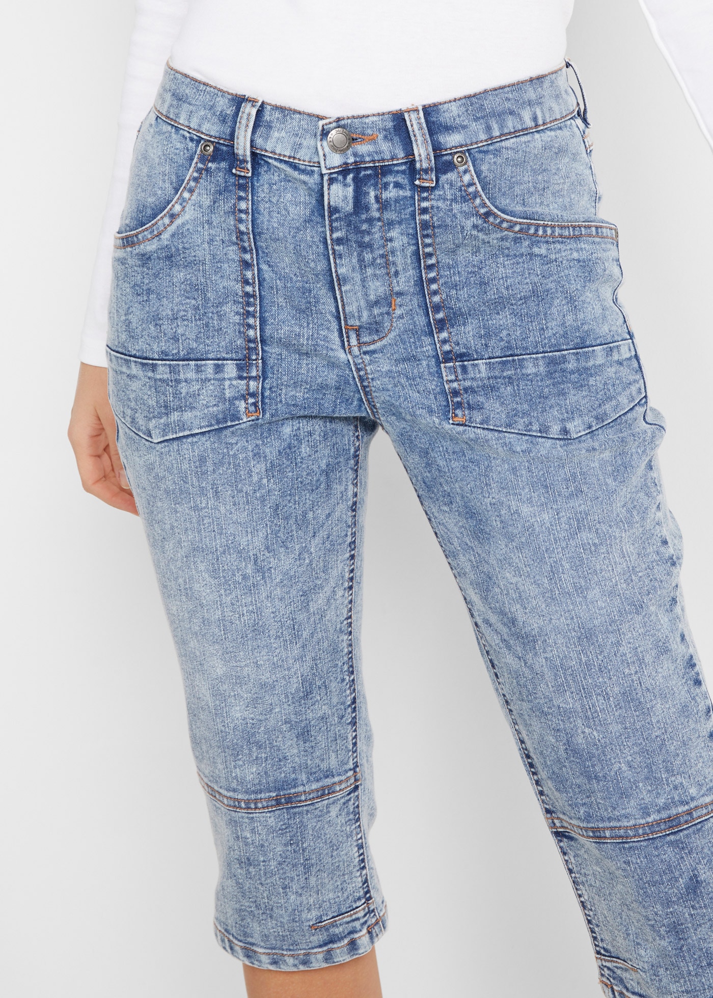 bonprix Caprijeans Regular Fit, aus Baumwollmischung, mit Knopf und Reißverschluss