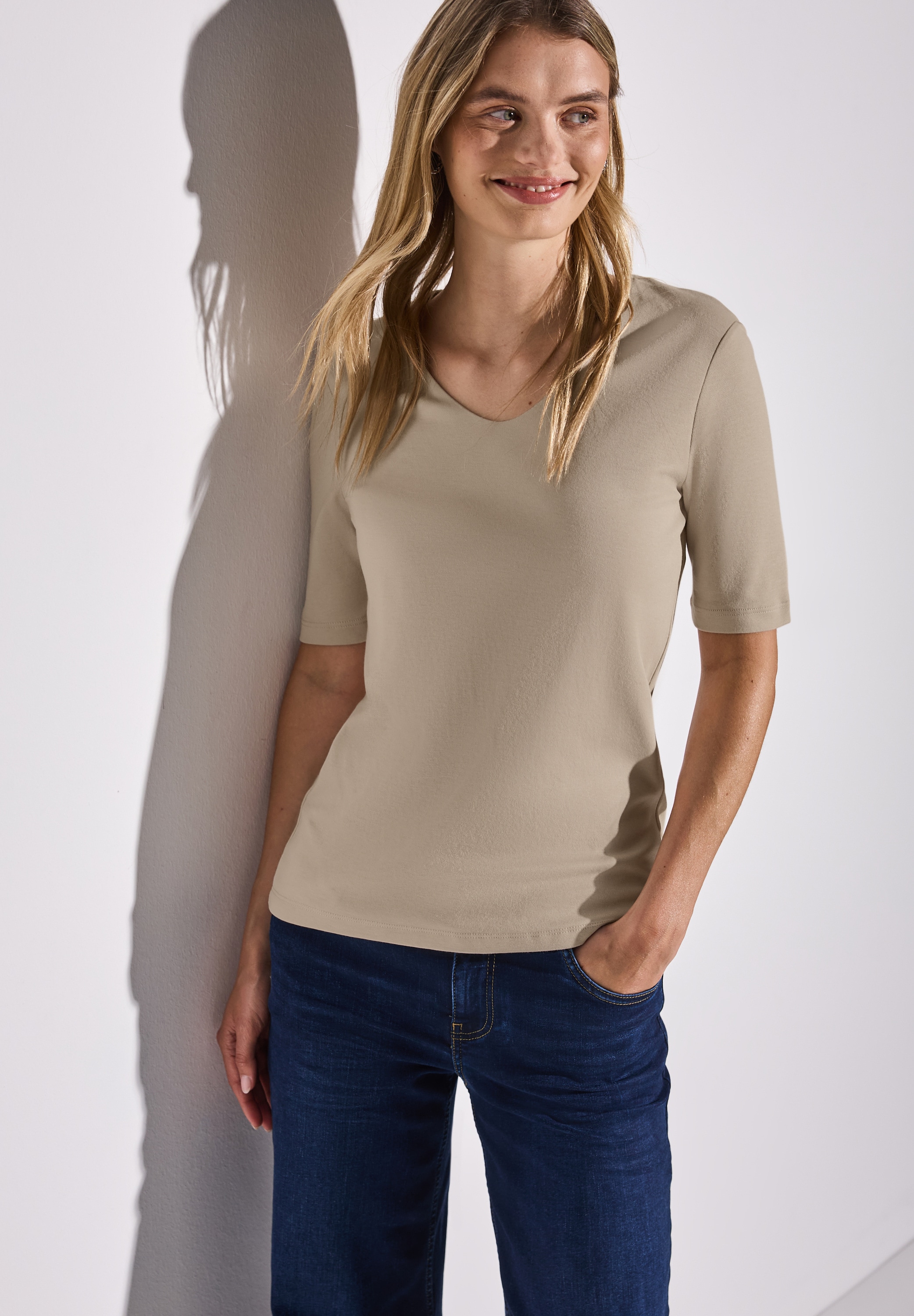 STREET ONE Kurzarmshirt »Style Palmira«, mit tiefem Rundhalsausschnitt