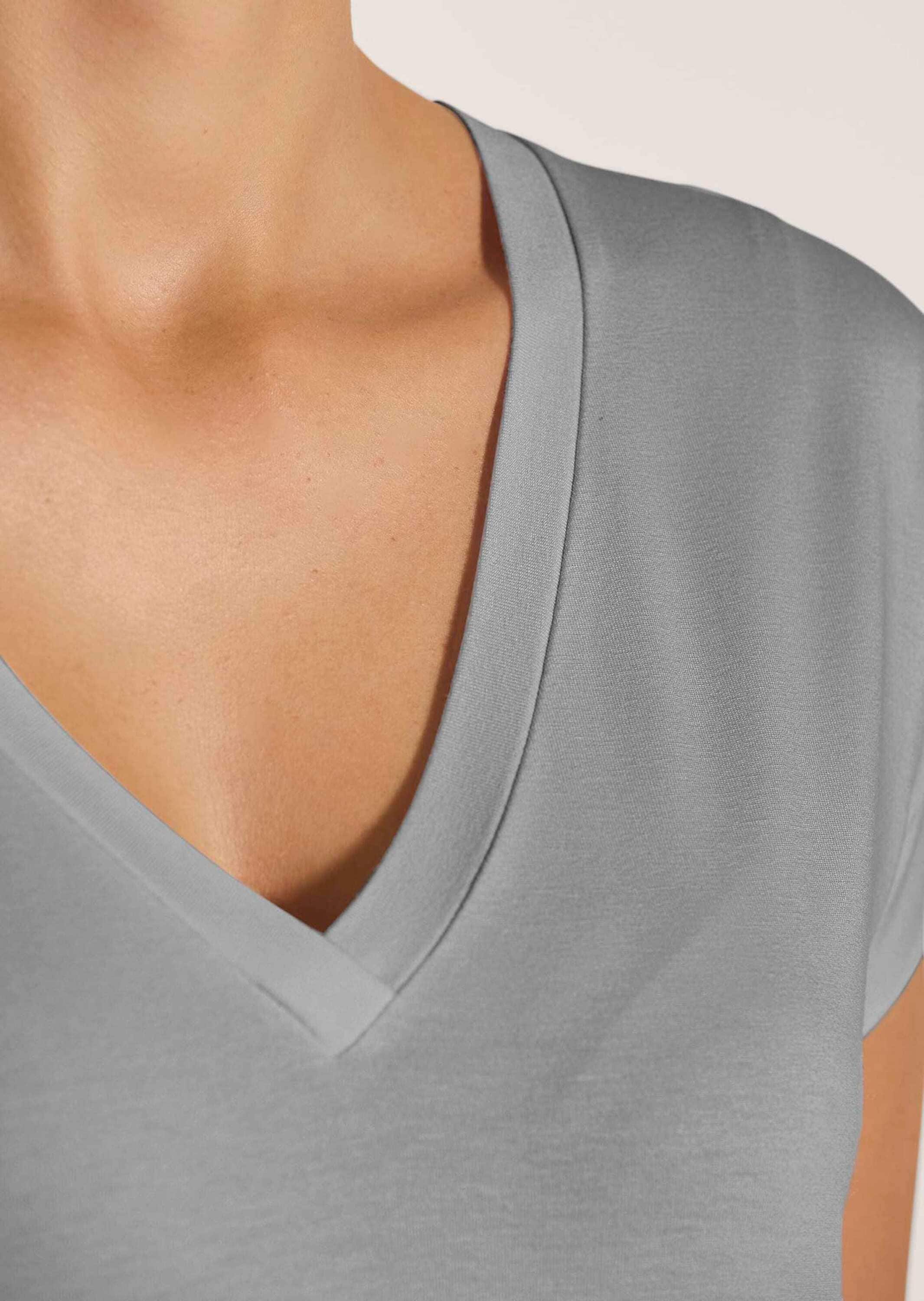 MADELEINE Kurzarmshirt »Shirt Legeres Shirt mit V-Ausschnitt«
