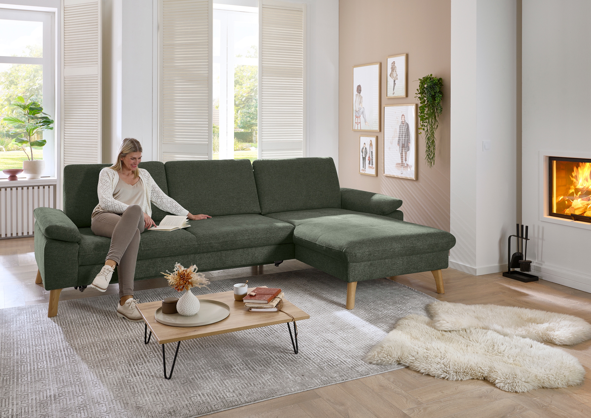 Die PlanBar Ecksofa »PP-PF24075 L-Form, Breite 286 cm« optional mit Kopfstützen, Bettfunktion, mot.Ottomane, Sitztiefenverst.
