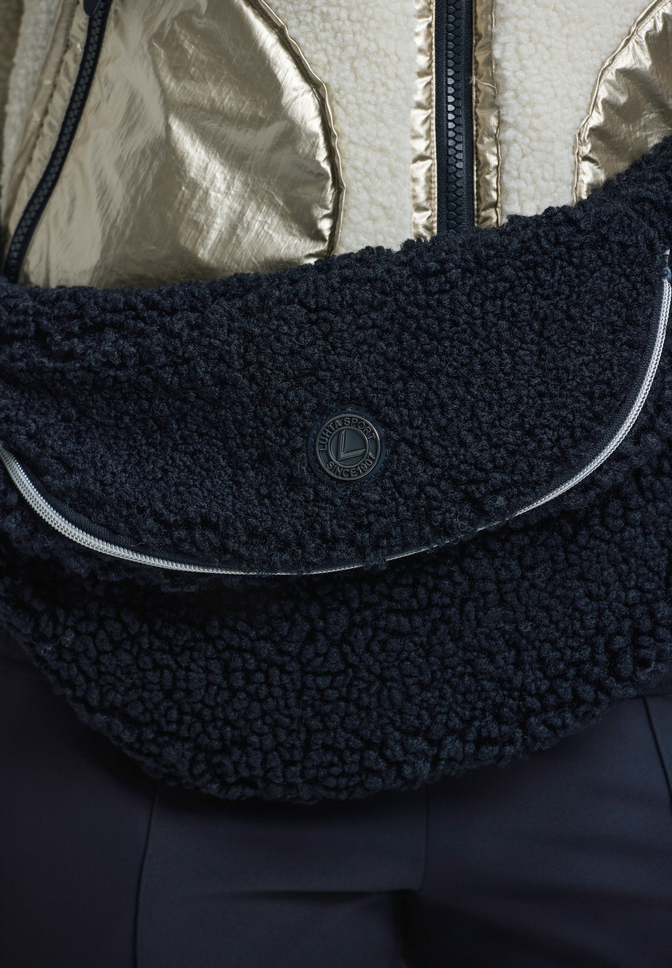 Luhta Bauchtasche »LUHTA OHENSAARI« für Erwachsene, mit Reißverschluss, mit weichem Teddyfell