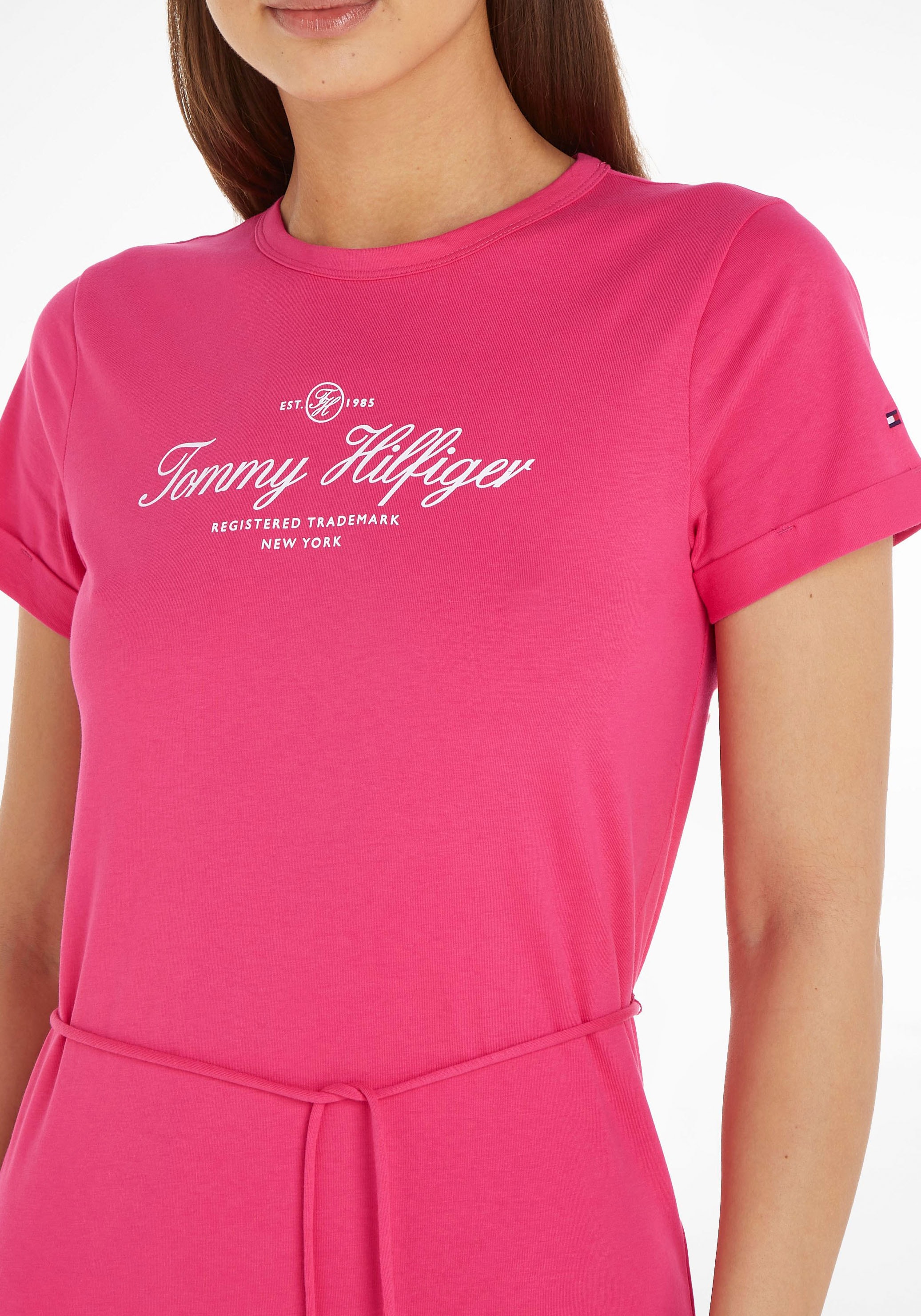 Tommy Hilfiger Shirtkleid »1985 REG C-NK SHORT DRESS SS«, Strandkleid,  Sommerkleid mit Tailienband, Kurzarm, Luftig Leicht bei ♕