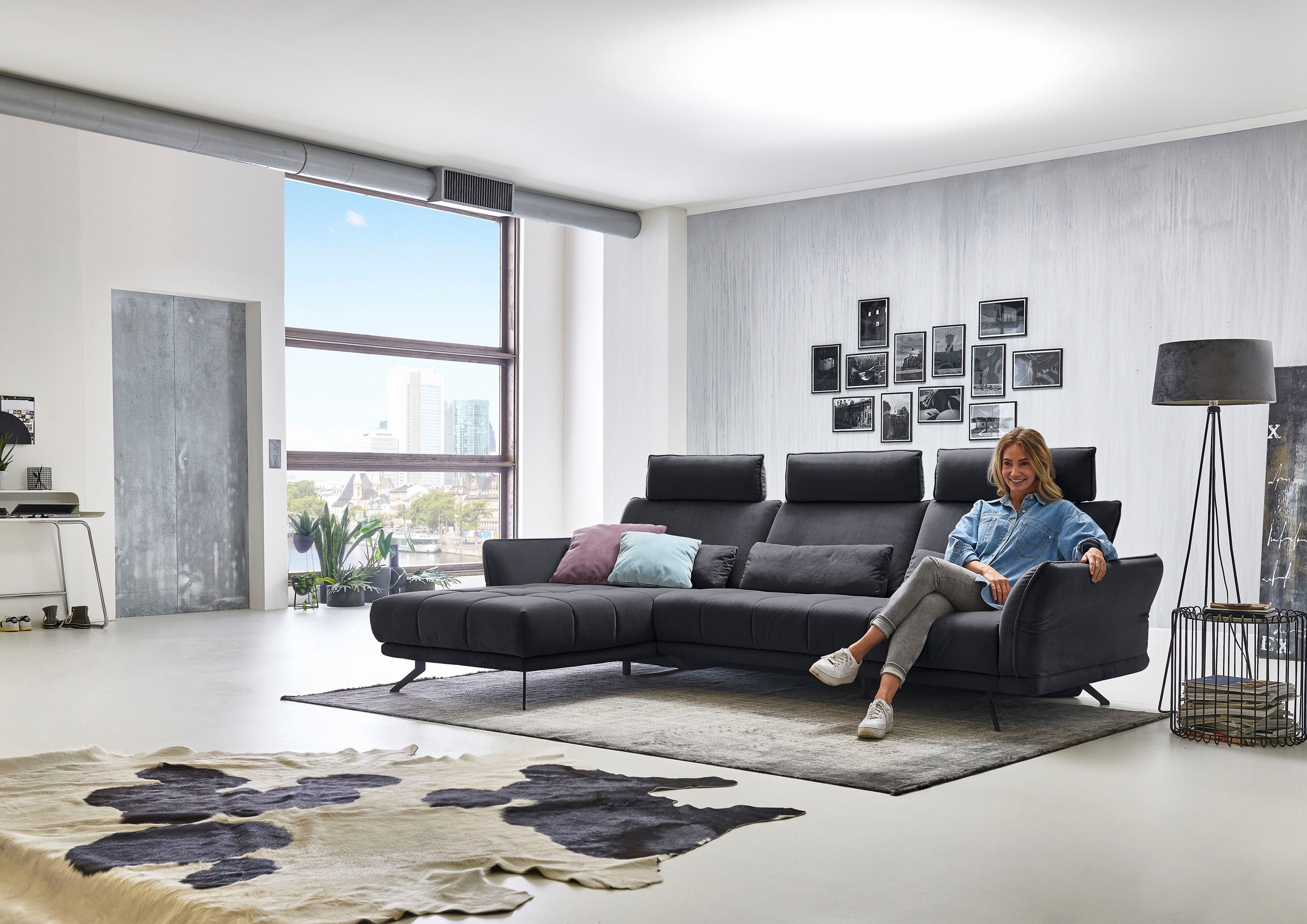 Die PlanBar Ecksofa »MP-IN20041 L-Form«, optional Sitztiefenverstellung und Kopfstützen