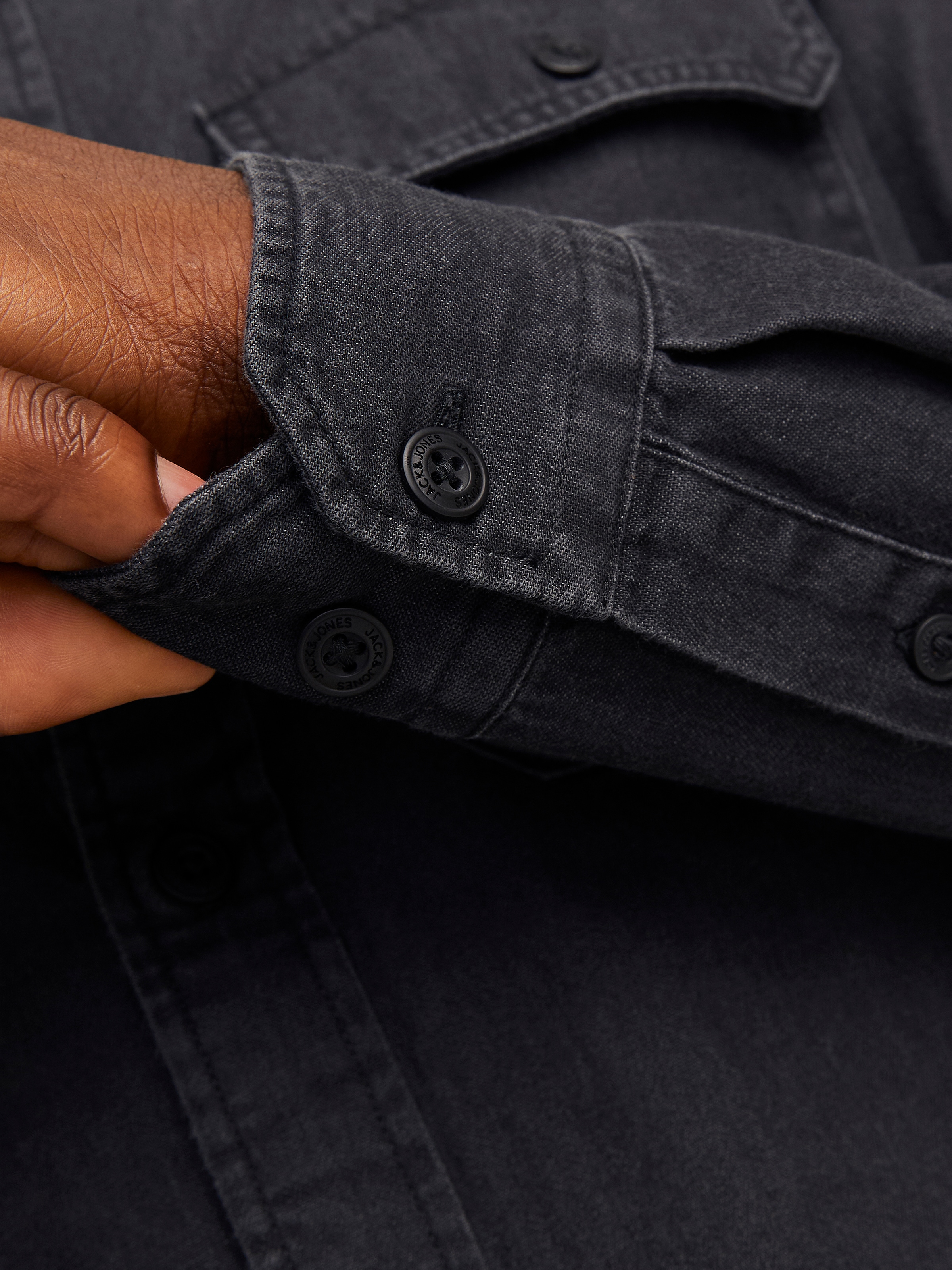 Jack & Jones Langarmhemd »JJETRAVIS SHIRT LS NOOS«, mit Brusttaschen