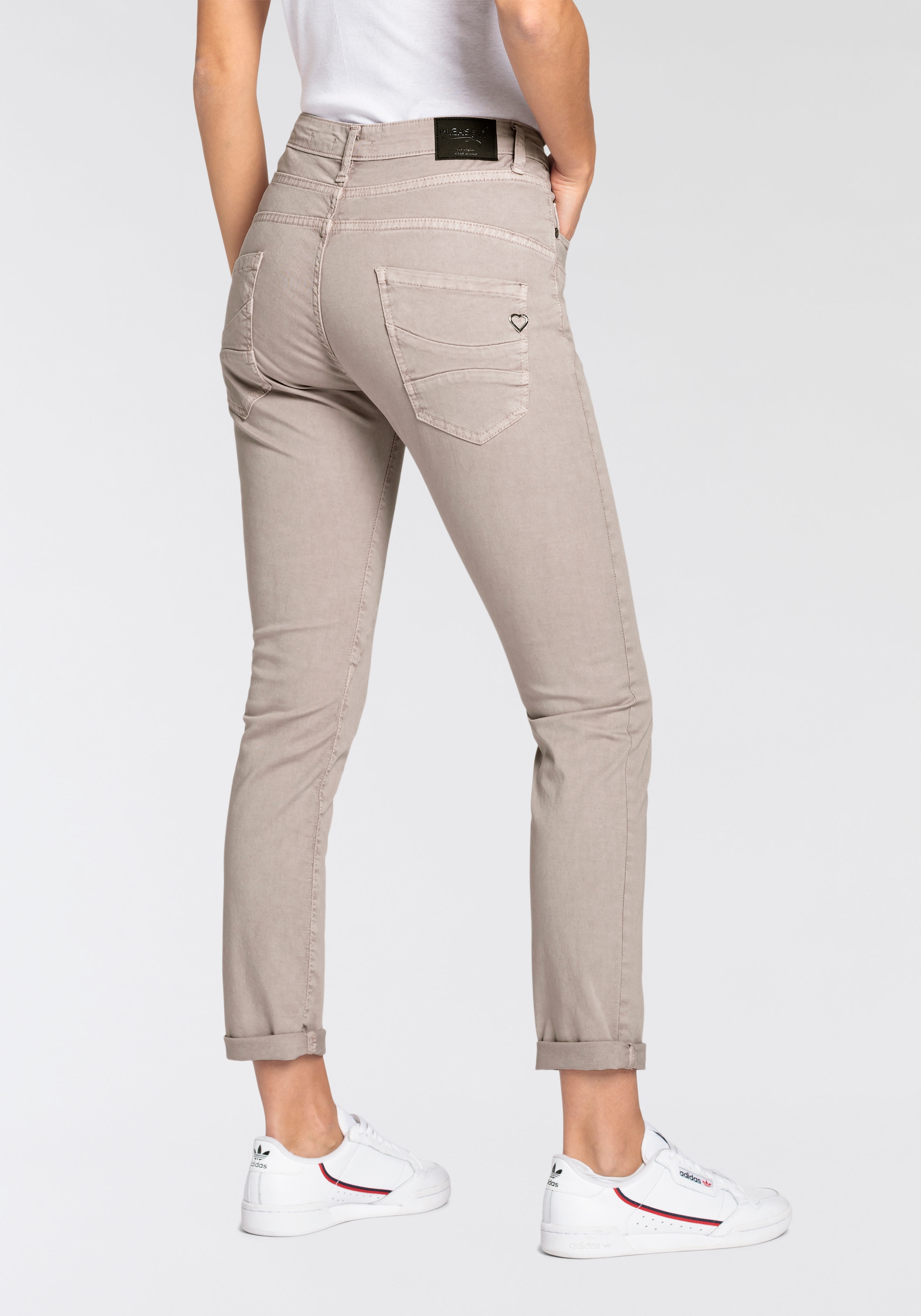 Please Jeans Röhrenhose, Mit besonderer Knöpfung