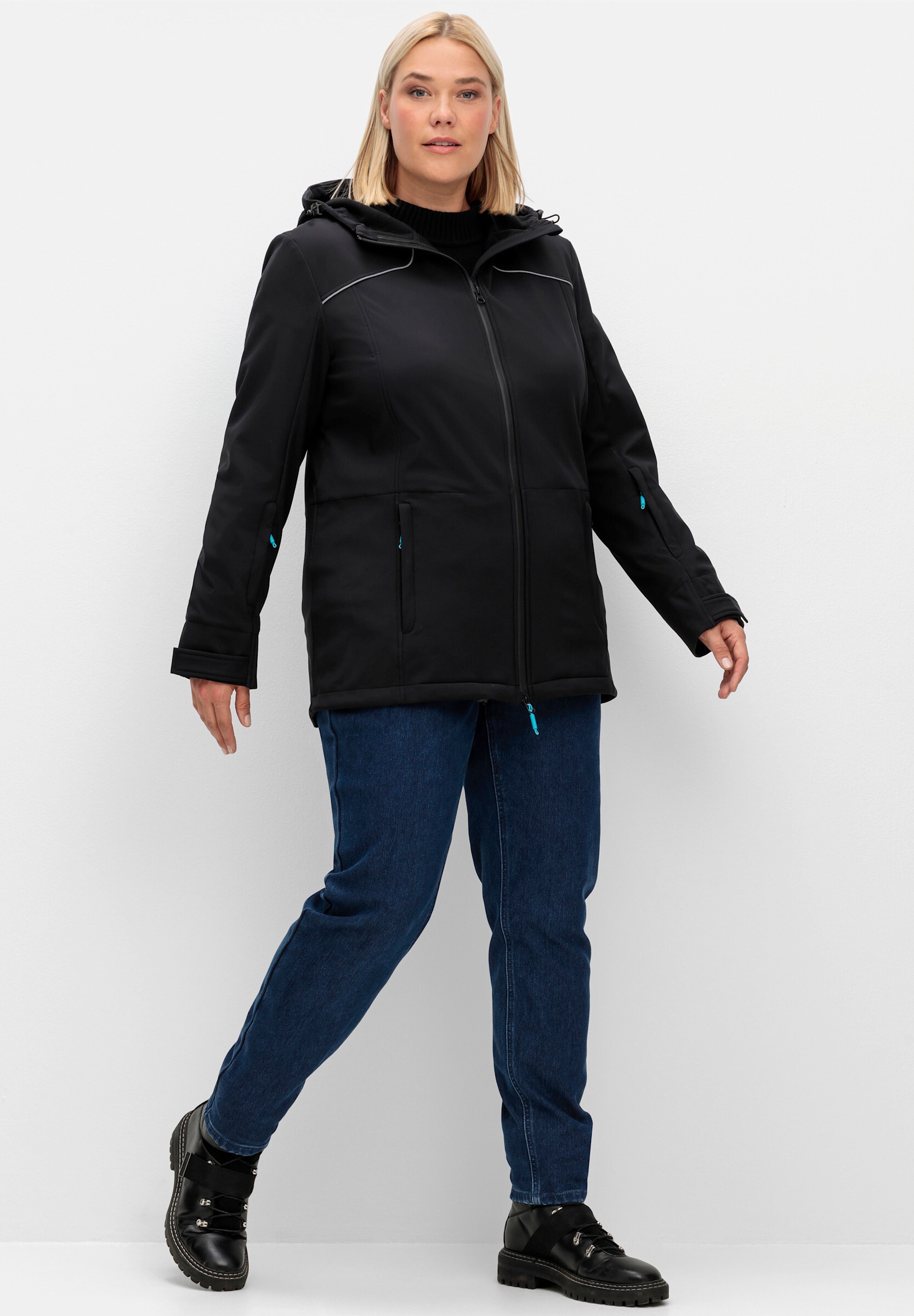 Sheego Softshelljacke »Funktionsjacke Skijacke aus Softshell, wasser- und windabweisend« mit Kapuze