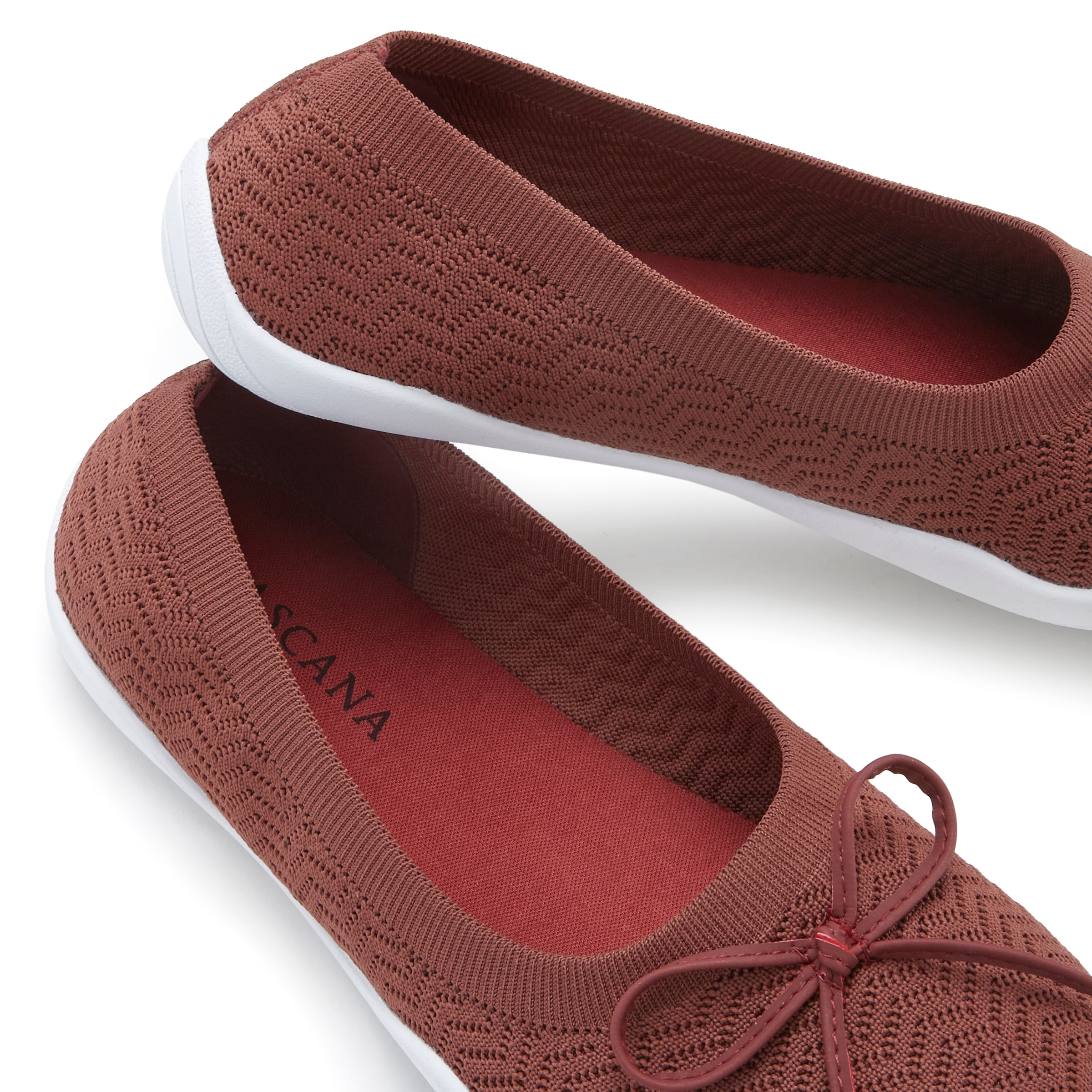 LASCANA Sneaker Ballerinas »Slip-On-Sneaker«, mit flacher & flexibler Sohle, superleicht, Slipper, Halbschuh VEGAN