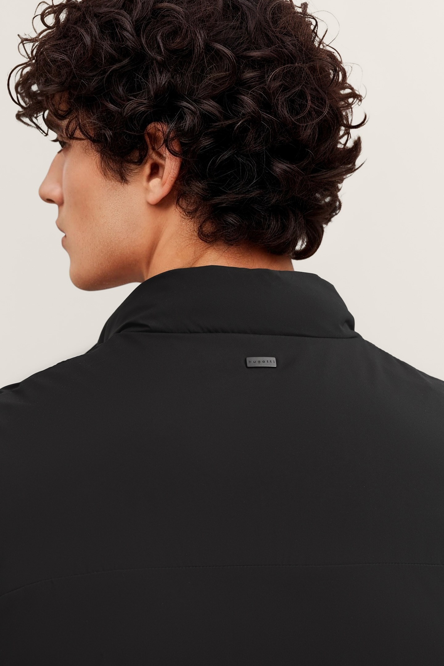 bugatti Funktionsweste »Drei Heizstufen« mit Powerbank-Anschluss