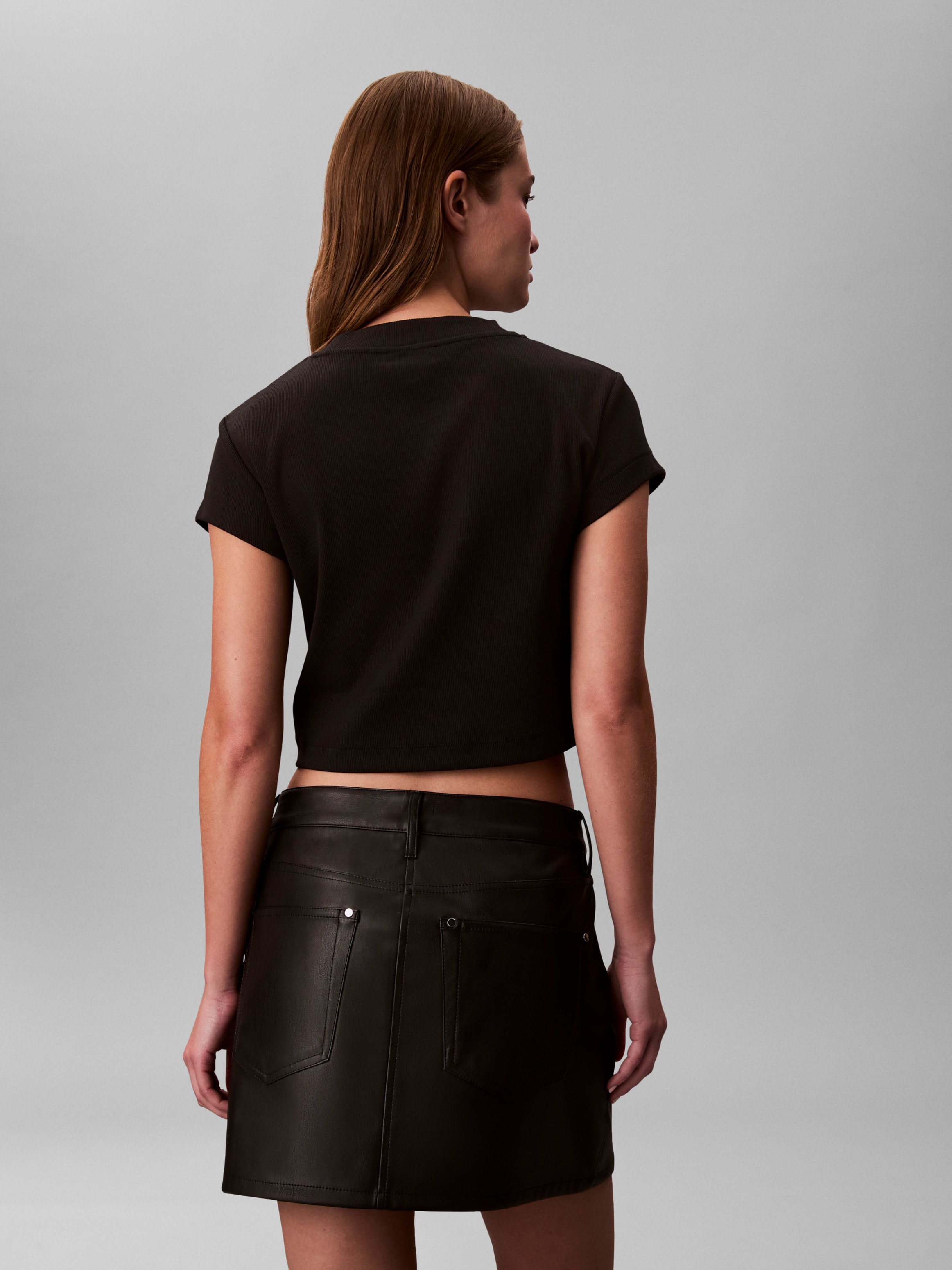 Calvin Klein T-Shirt »MONOGRAM BABY TEE« Rundhalsausschnitt, taillenlang